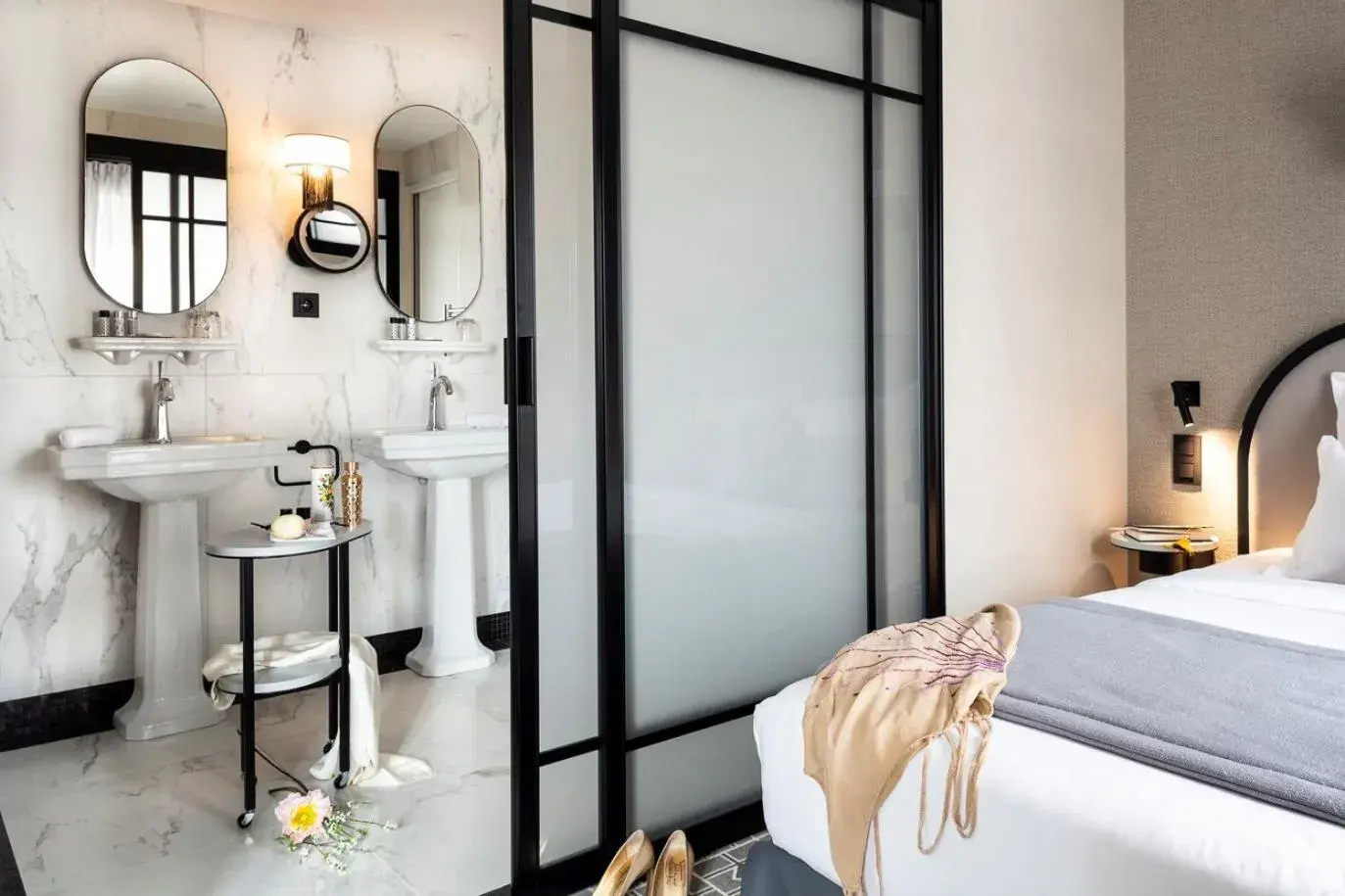 Bathroom, Bed in Lenox Montparnasse Bathroom, Bed in Lenox Montparnasse