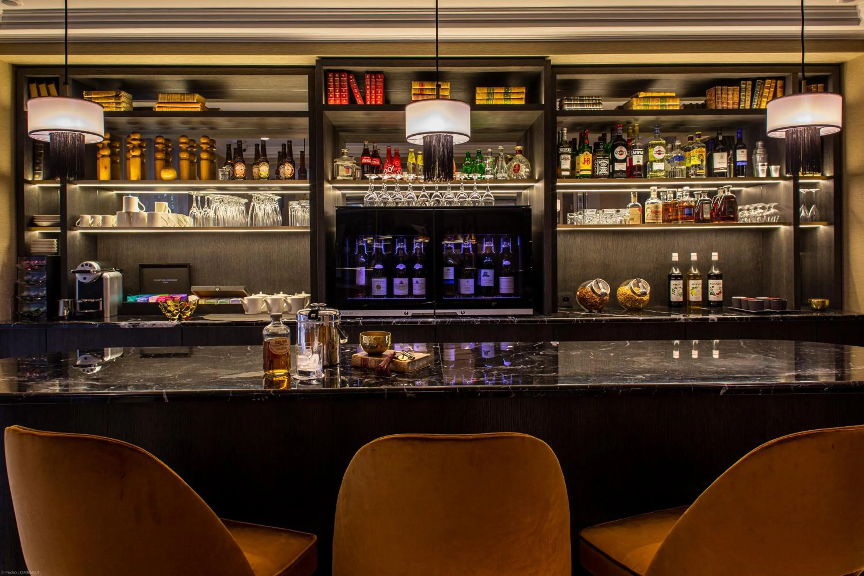 Lounge or bar in Lenox Montparnasse
