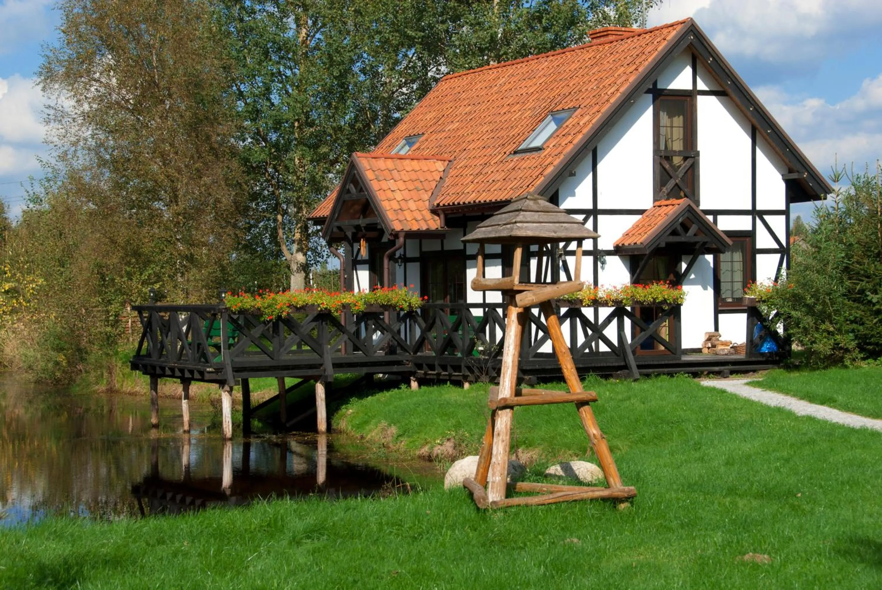Property building in Osada Danków