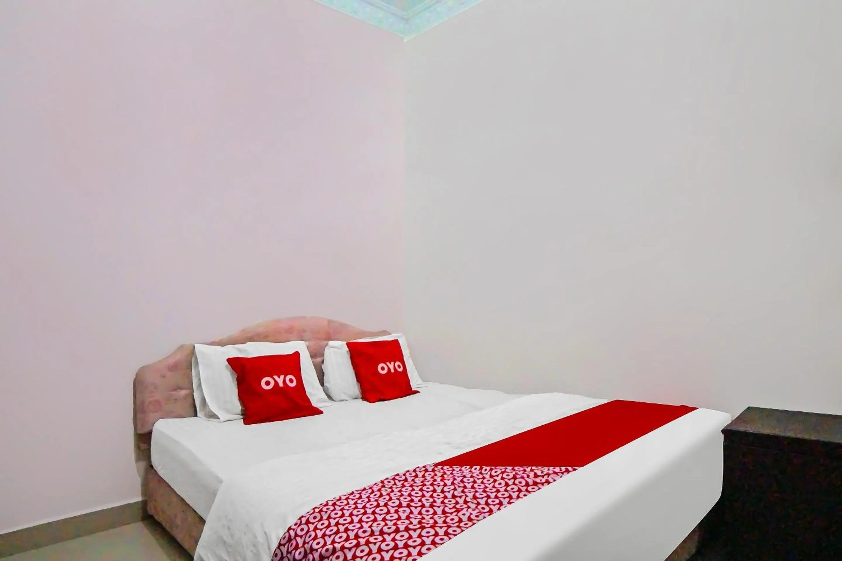 Bedroom, Bed in OYO 92314 De Coco Guesthouse