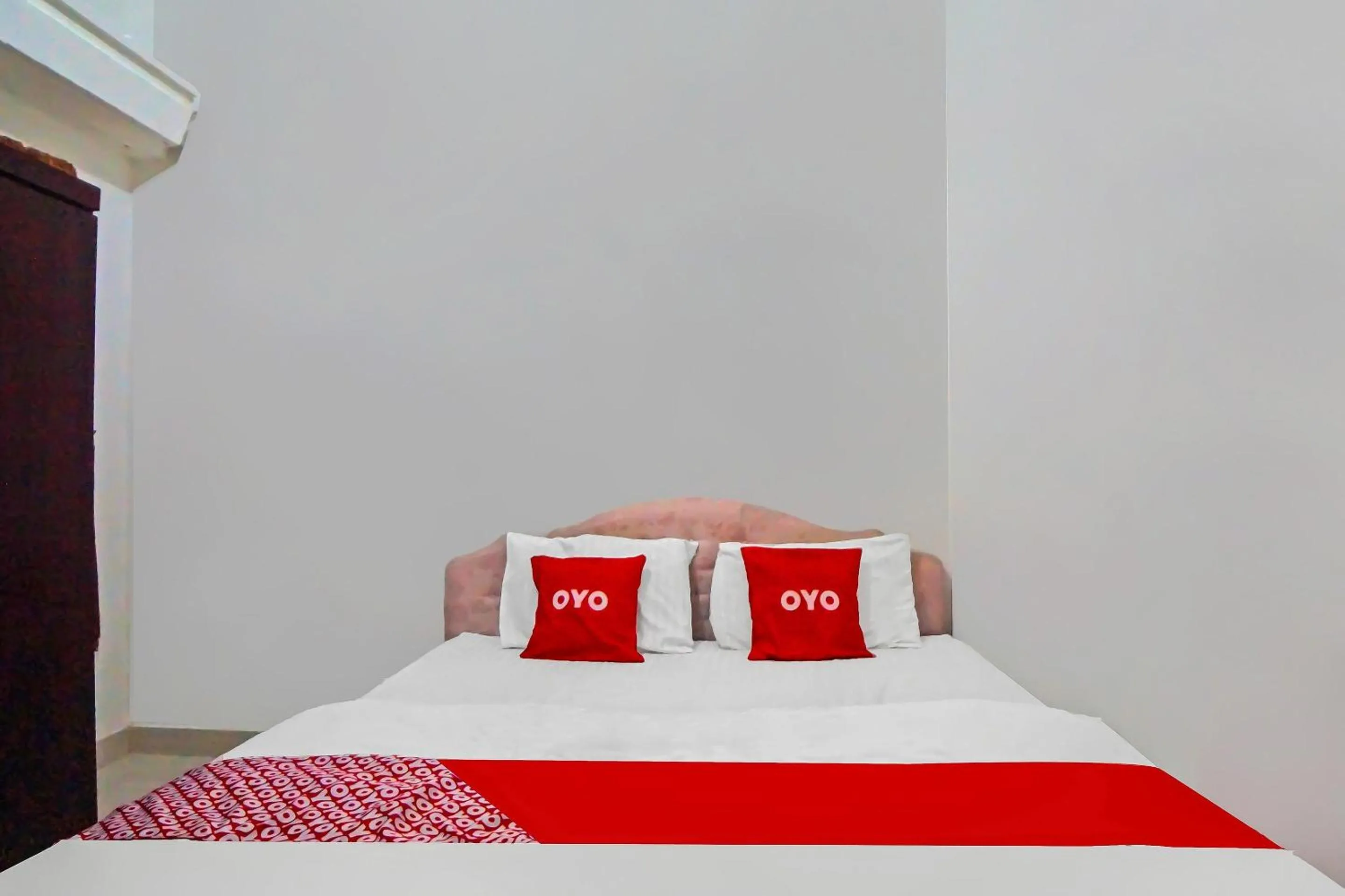 Bedroom, Bed in OYO 92314 De Coco Guesthouse