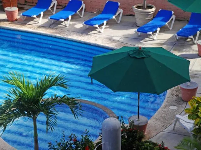 Swimming pool in Paraiso del Pescador