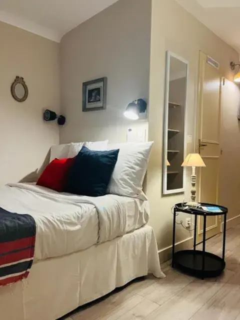 Bedroom, Bed in Hotel Villa Rivoli Bedroom, Bed in Hotel Villa Rivoli