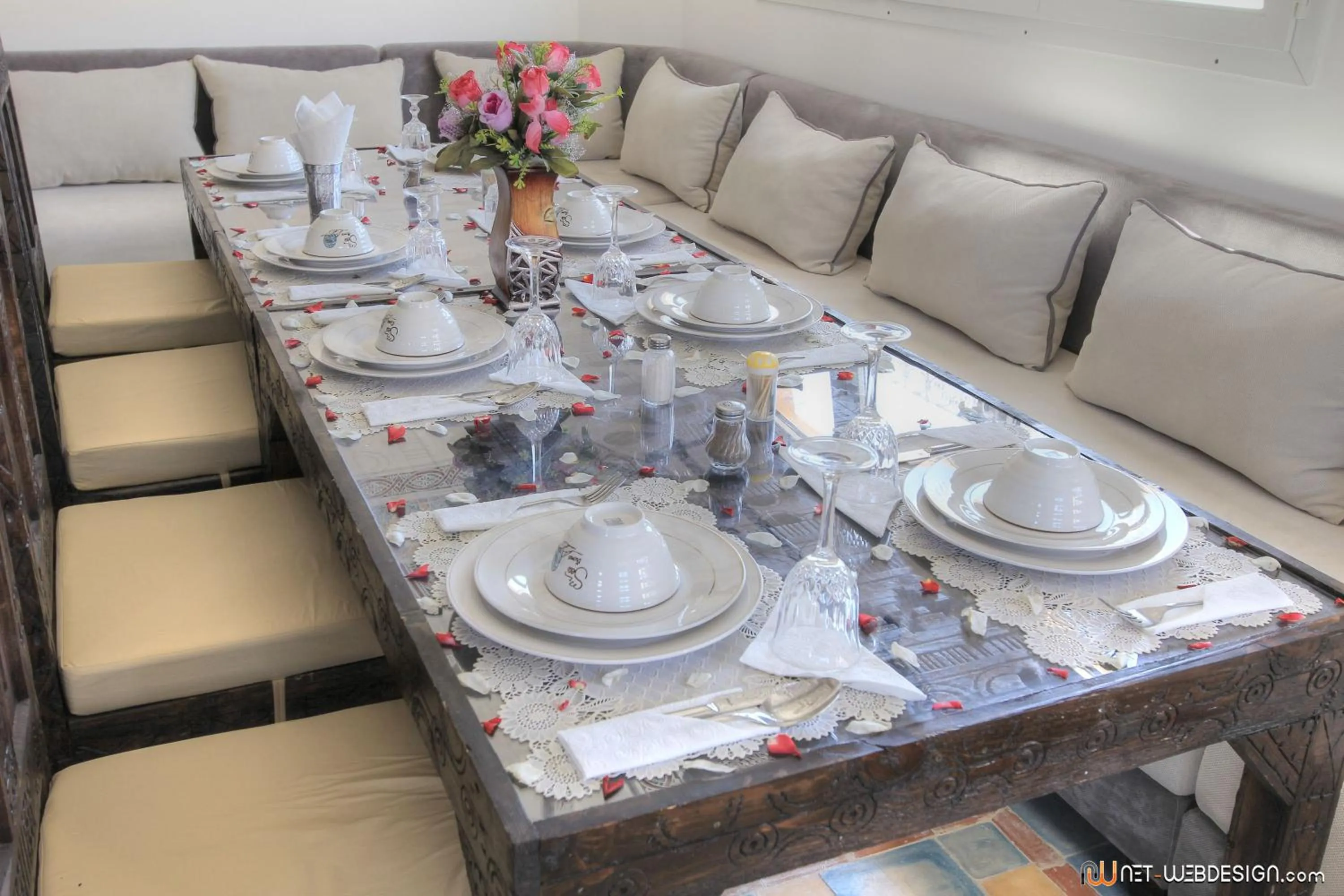 Restaurant/places to eat in Hotel New Mars Dades