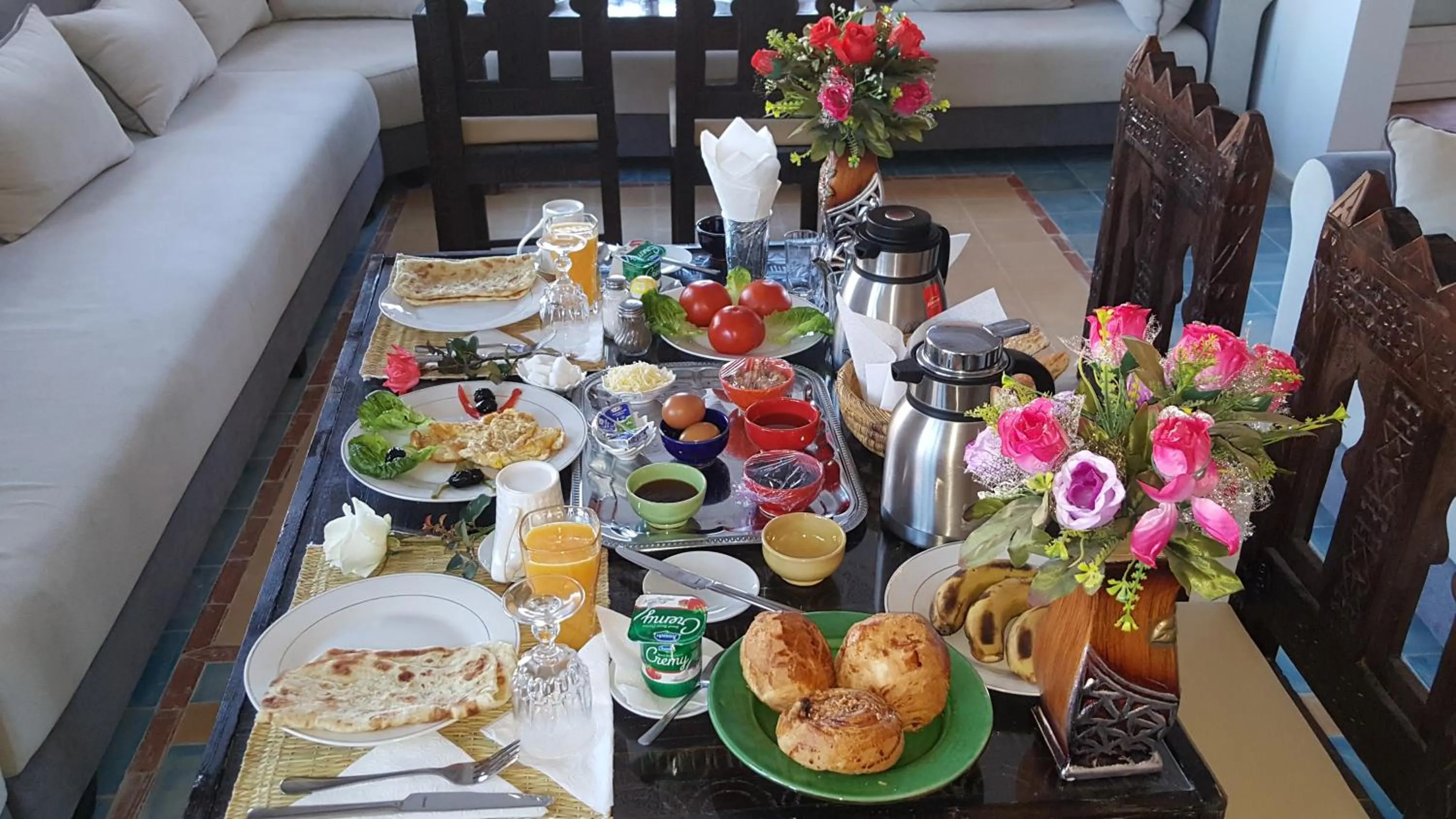 Continental breakfast in Hotel New Mars Dades