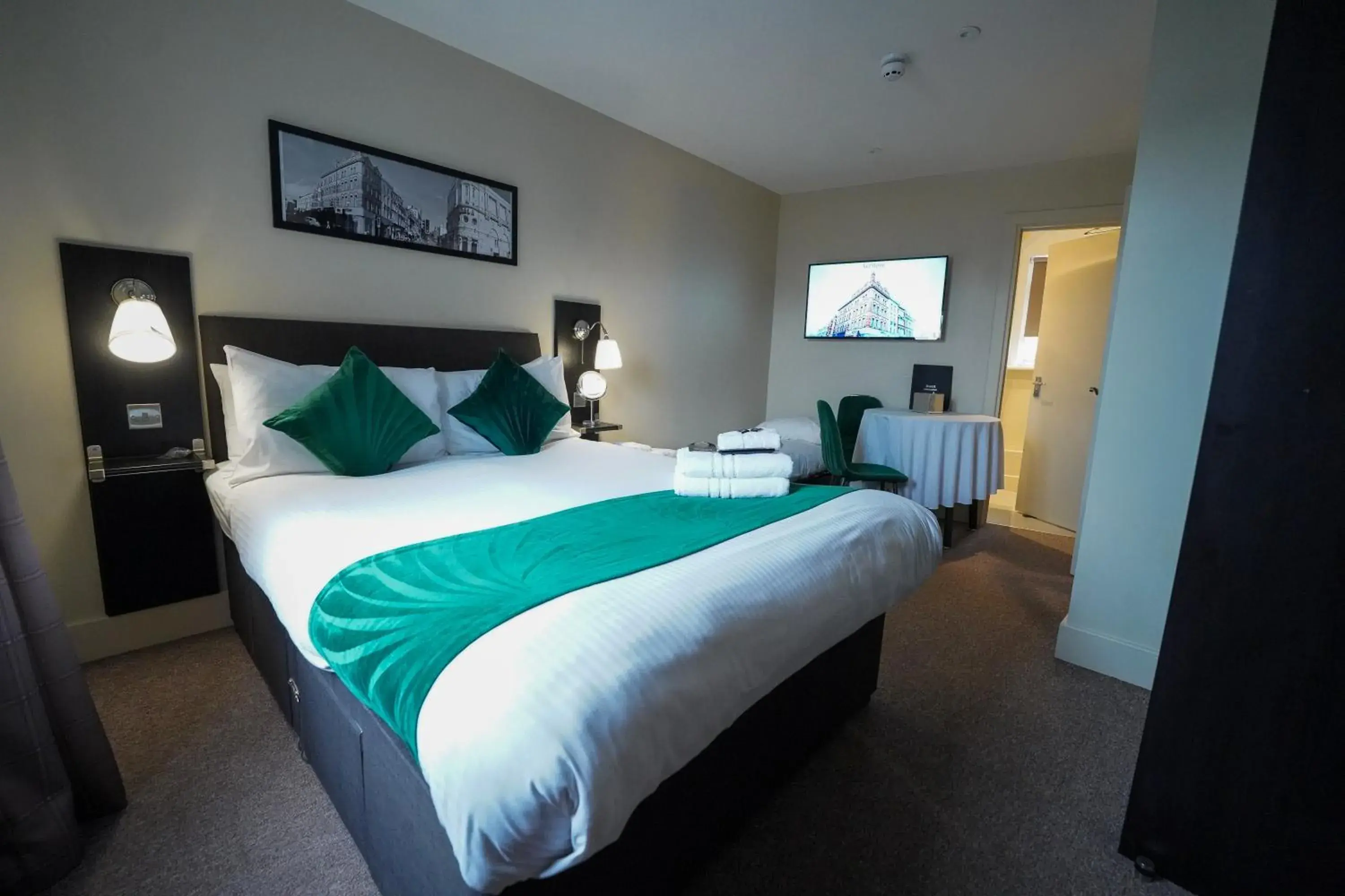 One-Bedroom Apartment in Keystone House One-Bedroom Apartment in Keystone House