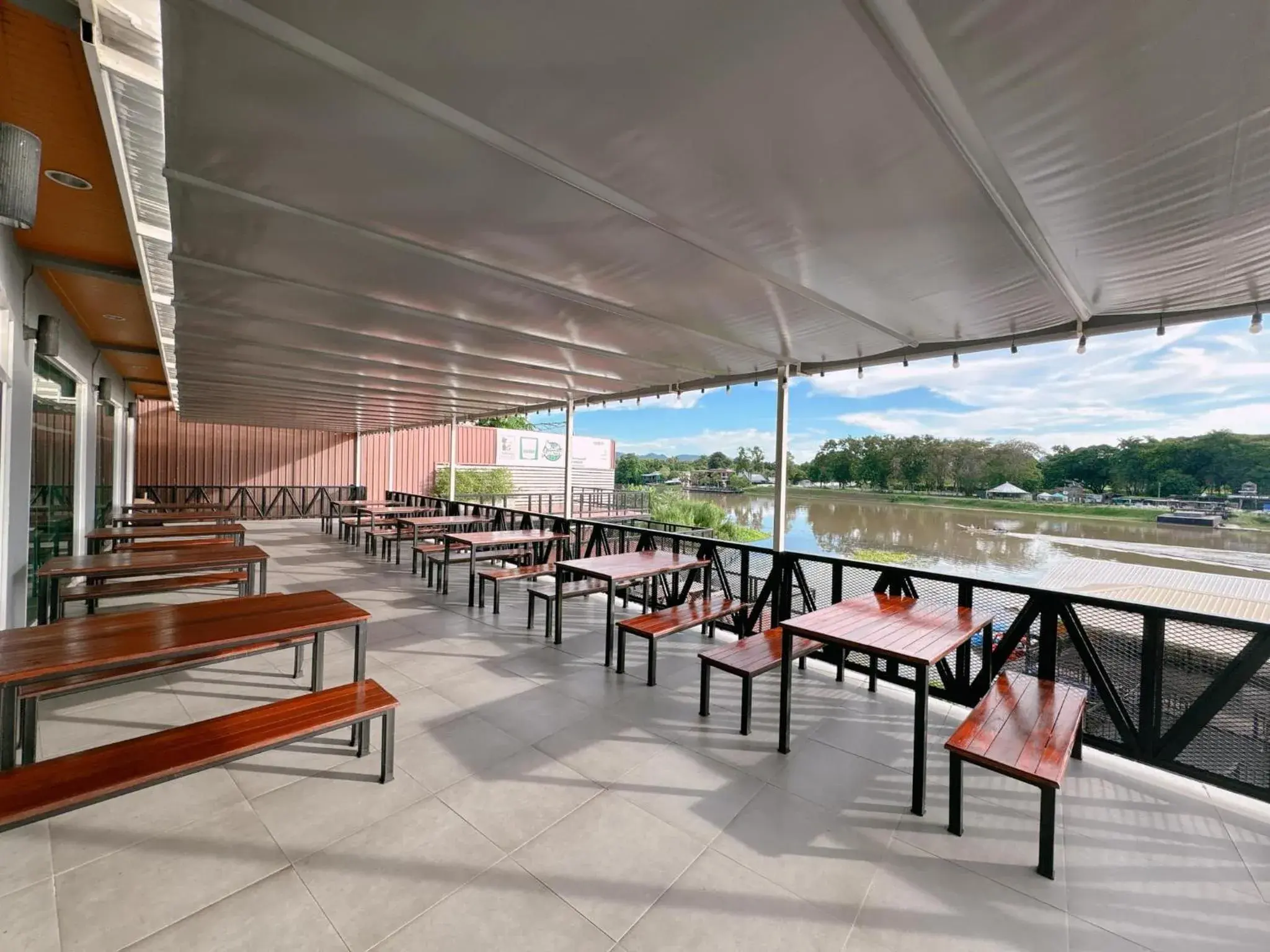 Restaurant/places to eat in River Kwai View Hotel Kanchanaburi Restaurant/places to eat in River Kwai View Hotel Kanchanaburi