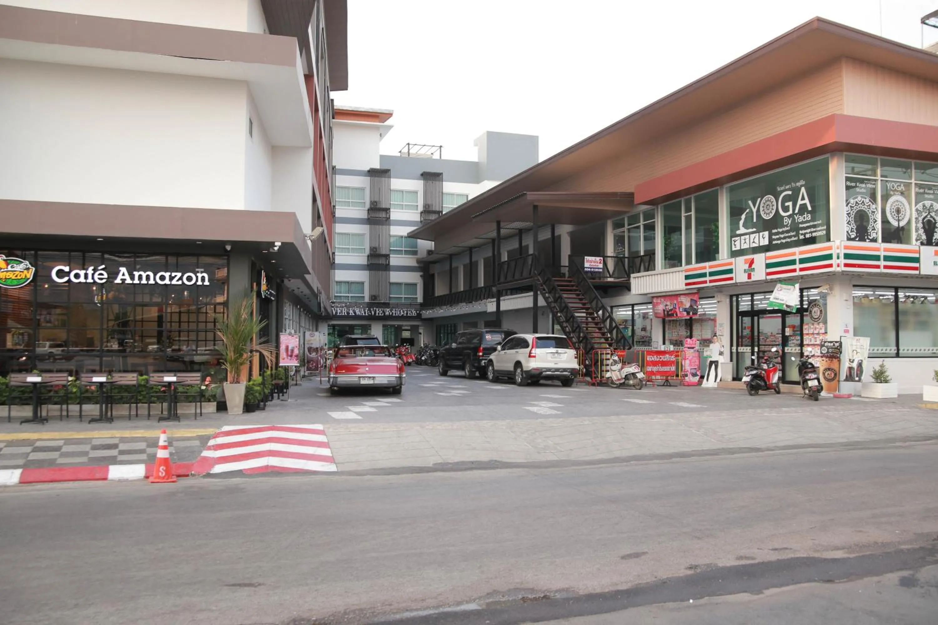 Facade/entrance in River Kwai View Hotel Kanchanaburi