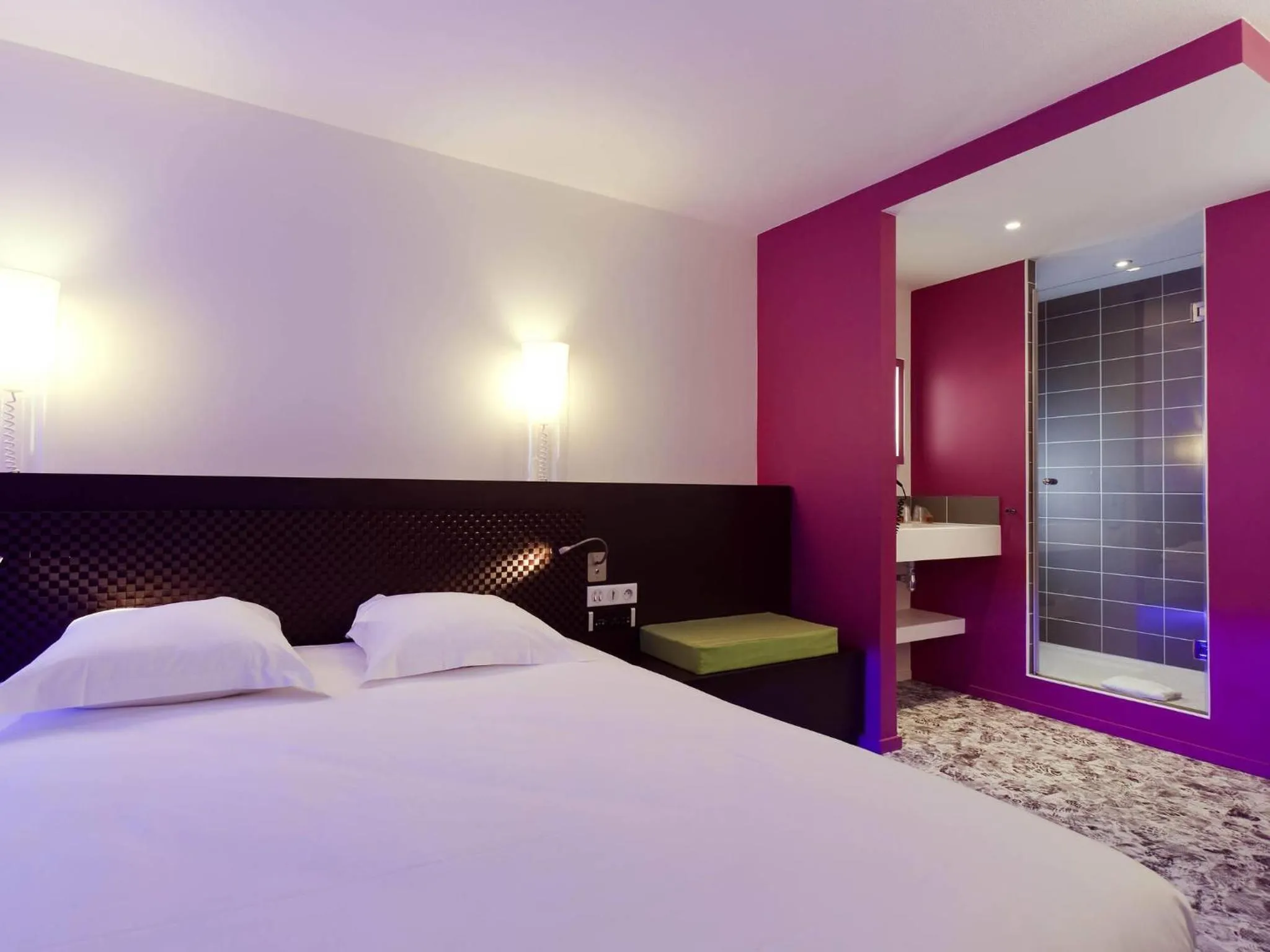 Bedroom, Bed in ibis Styles Lorient Caudan