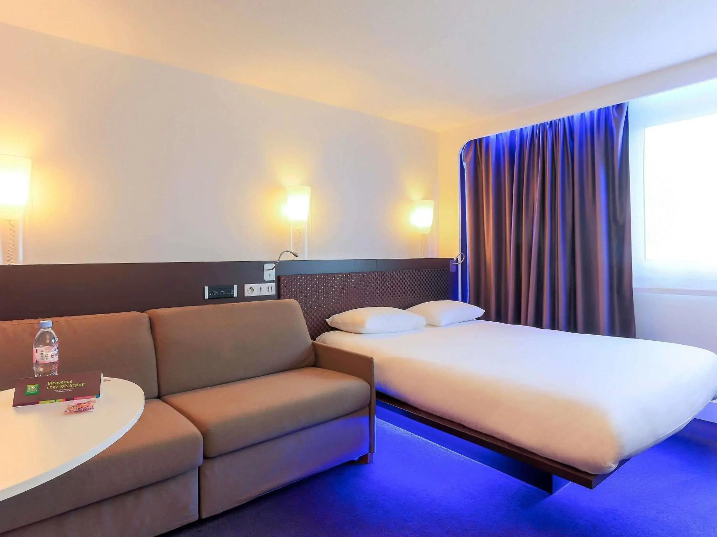 Bedroom, Bed in ibis Styles Lorient Caudan Bedroom, Bed in ibis Styles Lorient Caudan