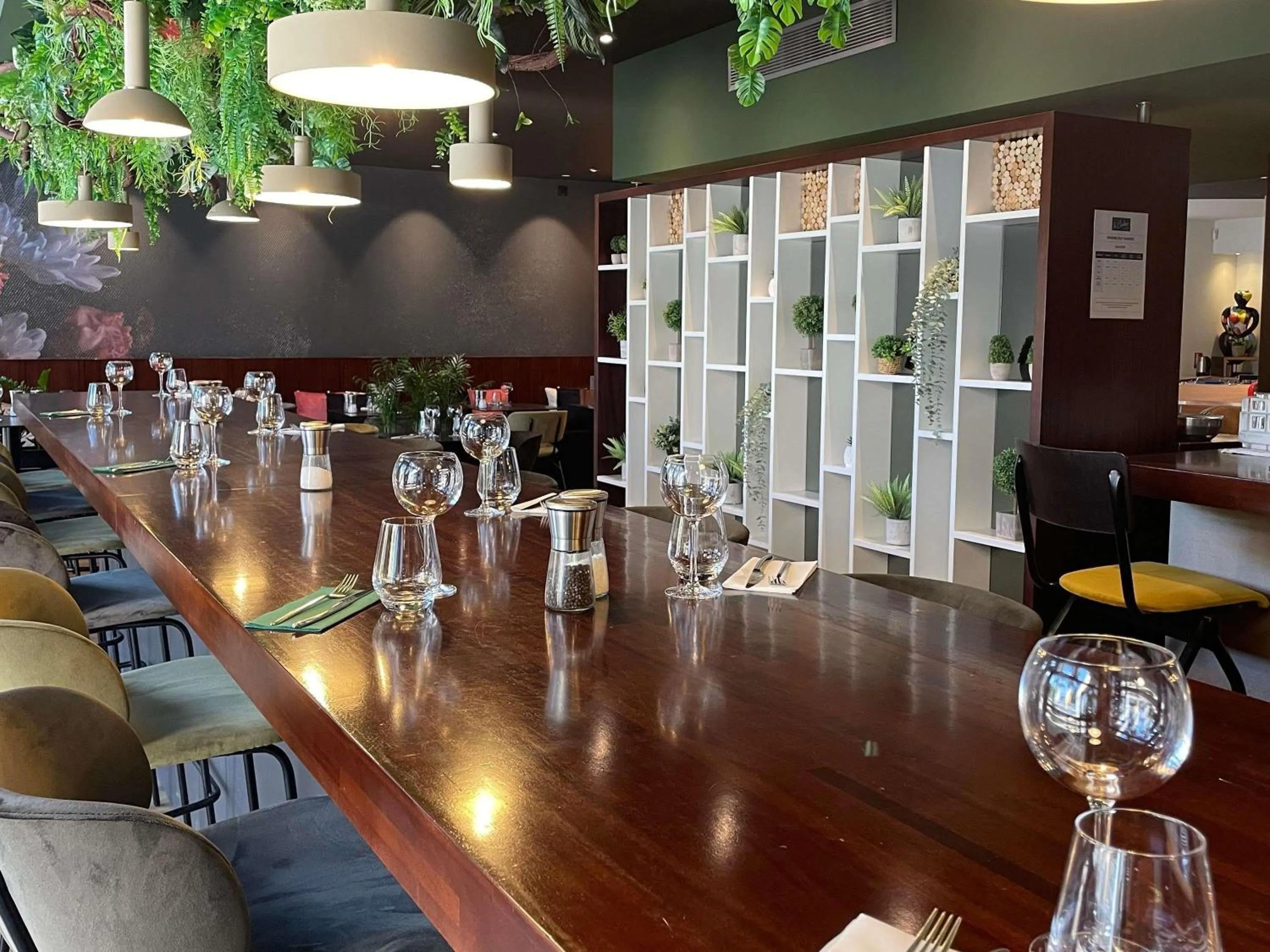 Restaurant/places to eat in ibis Styles Lorient Caudan