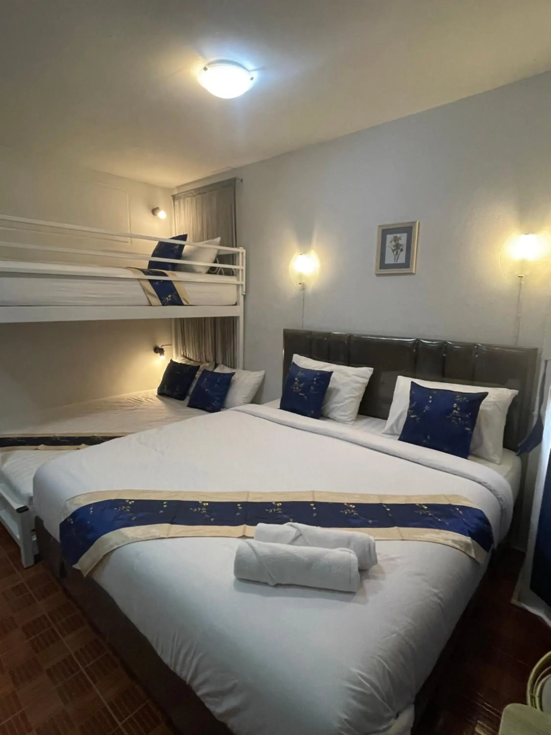 Bed in Acozyposhtel Bed in Acozyposhtel