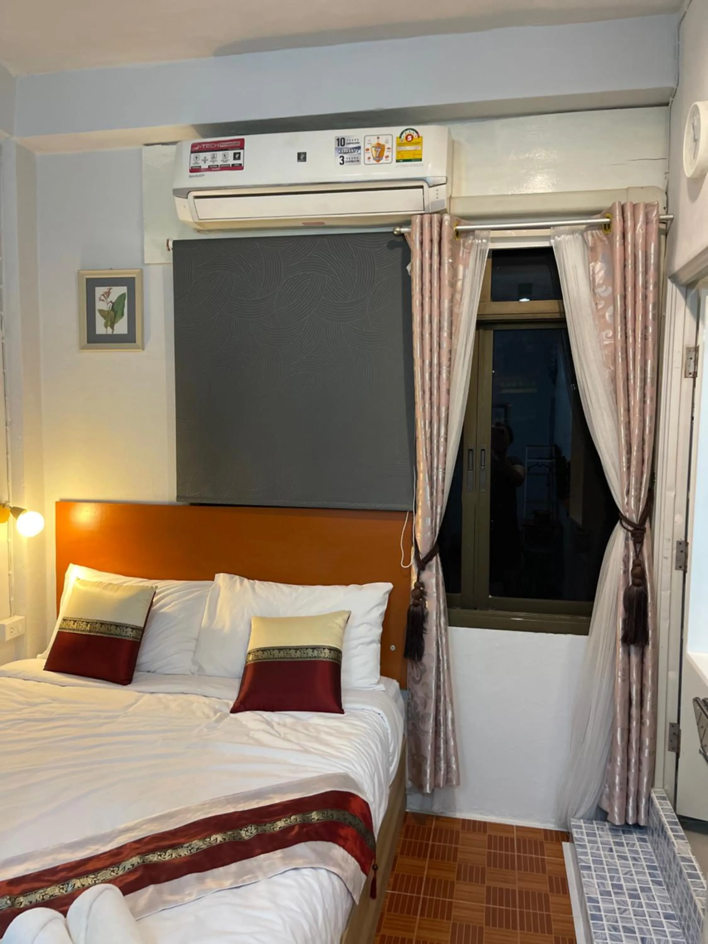 Bedroom, Bed in Acozyposhtel