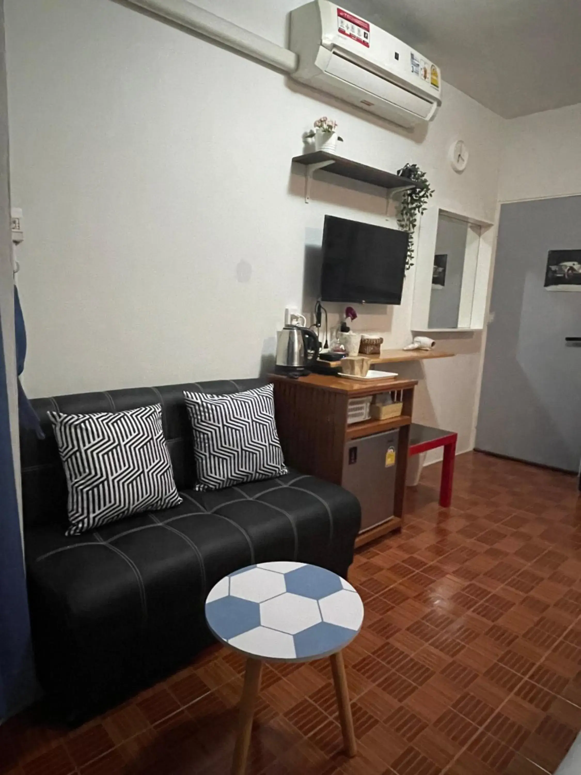 TV and multimedia in Acozyposhtel TV and multimedia in Acozyposhtel