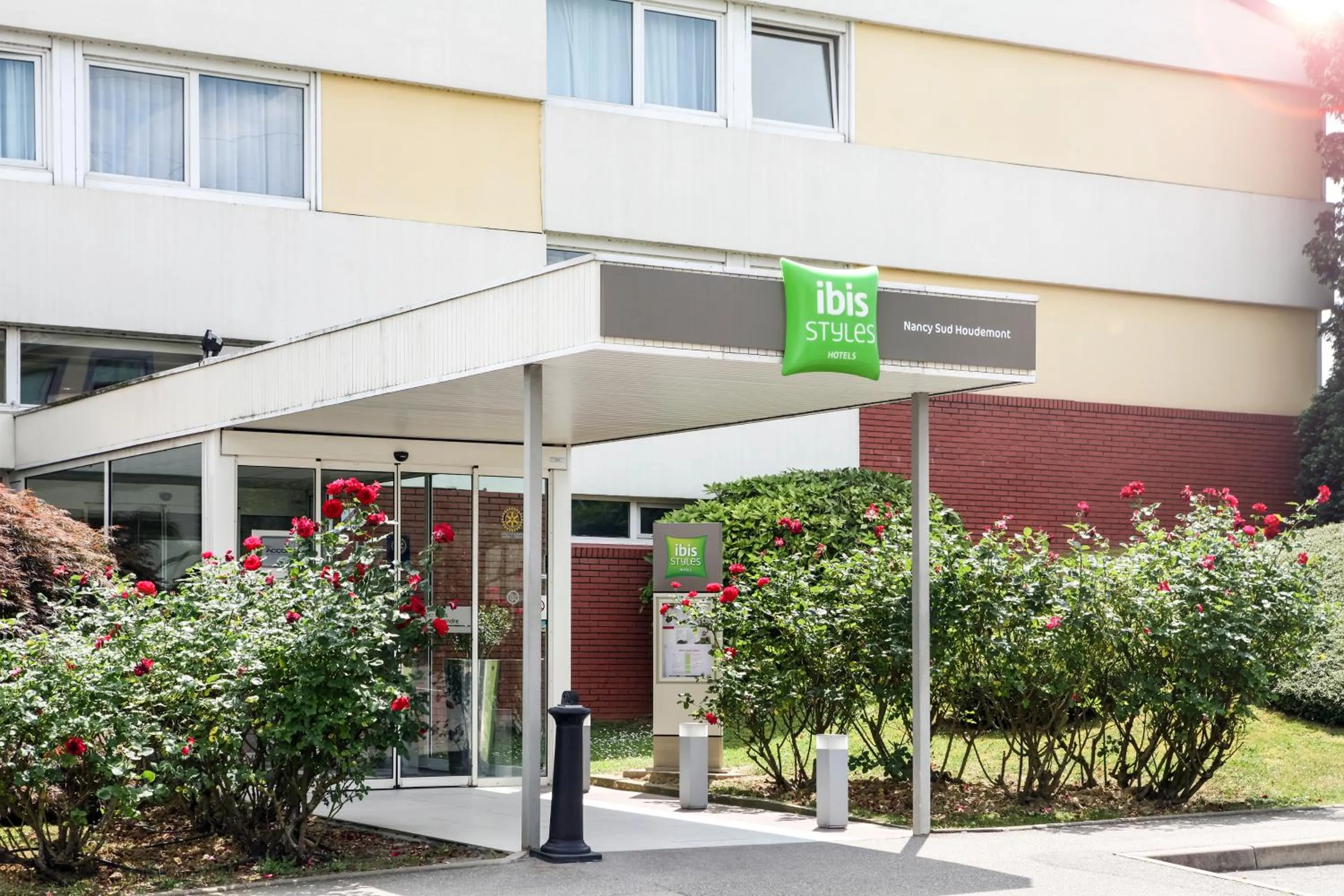 Facade/entrance in ibis Styles Nancy Sud