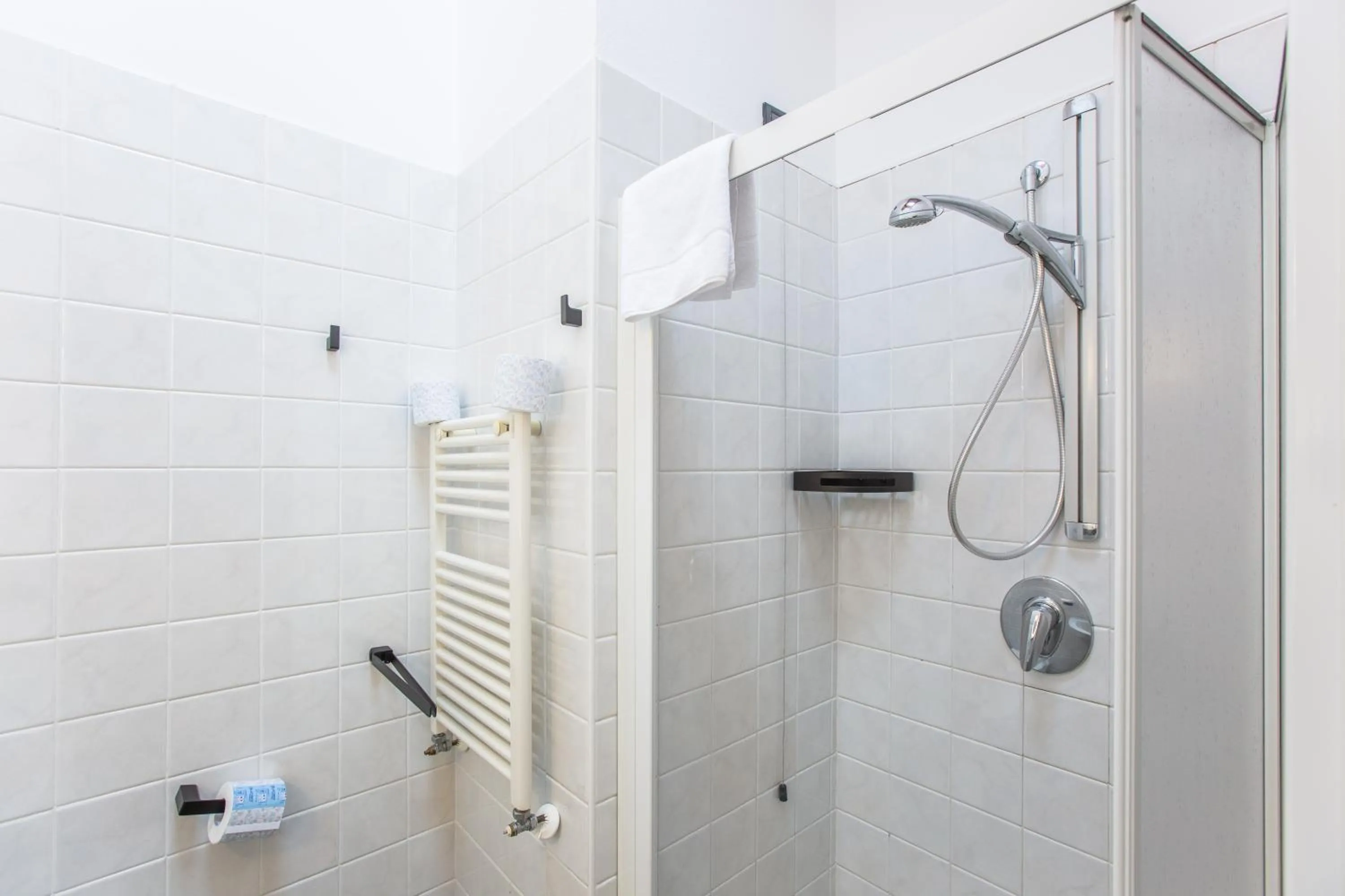 Shower in Albergo Del Sole