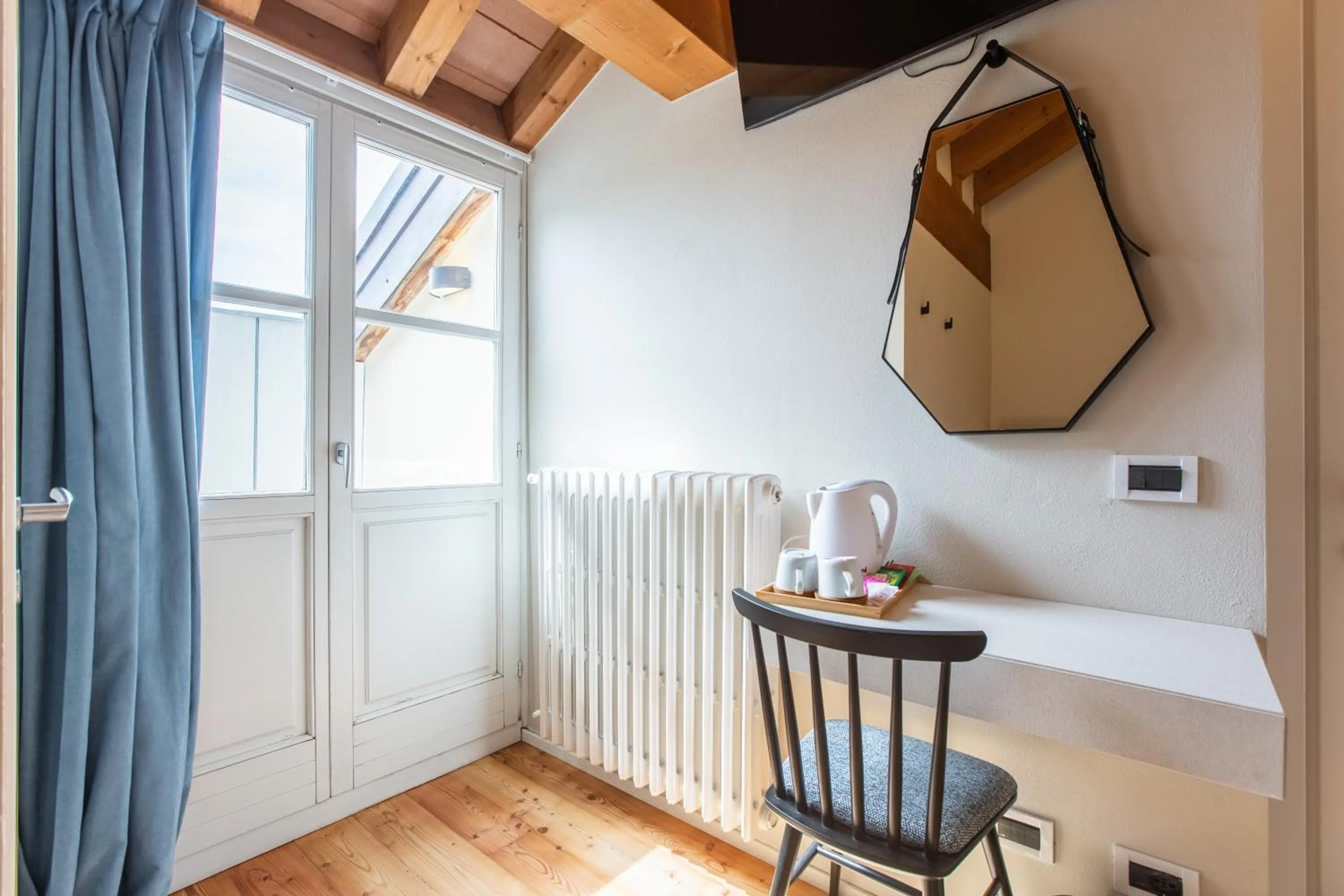 hair dresser in Albergo Del Sole