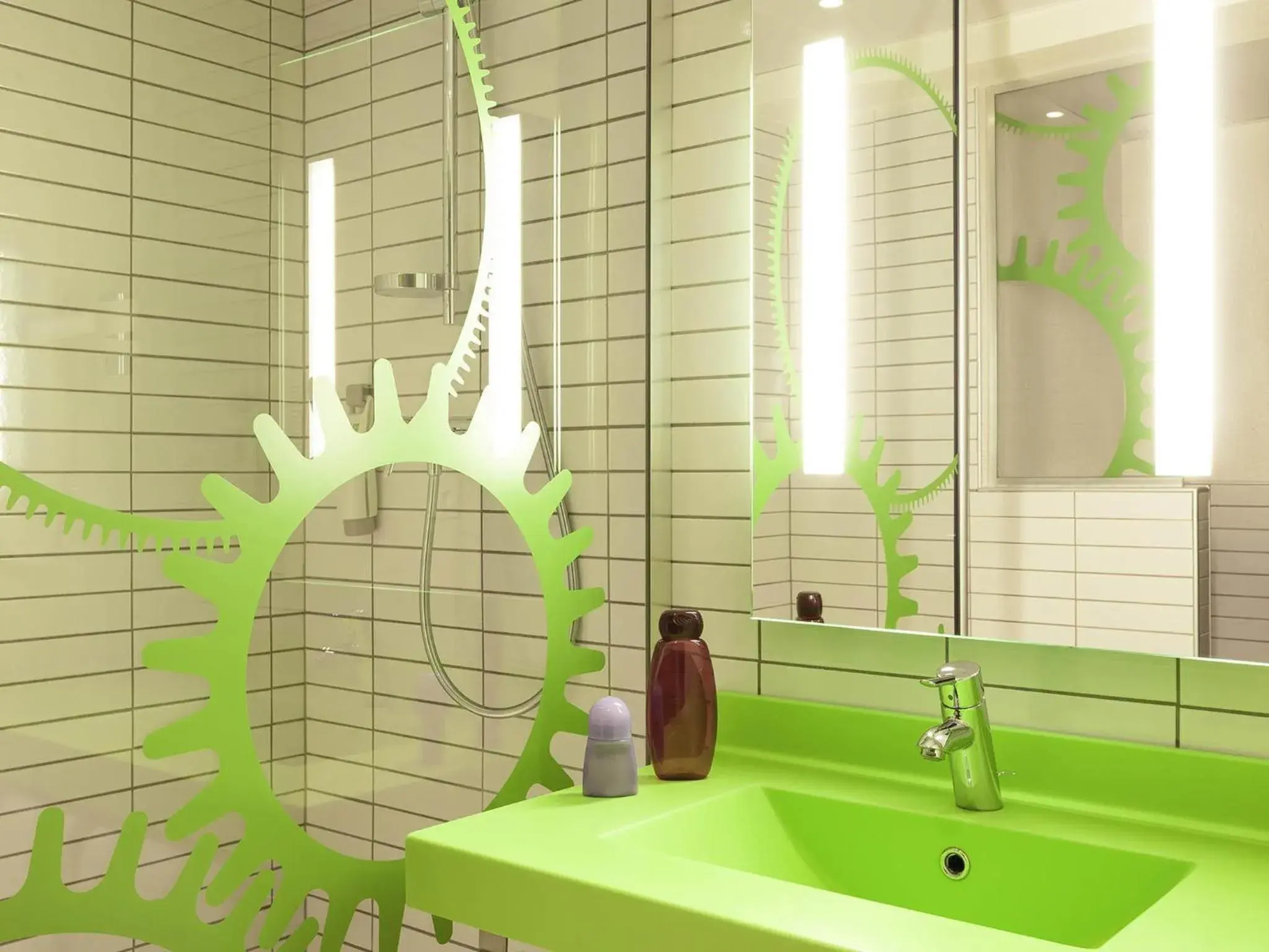 Standard Suite with 1 Double Bed and 2 Single Beds in ibis Styles Besançon Standard Suite with 1 Double Bed and 2 Single Beds in ibis Styles Besançon