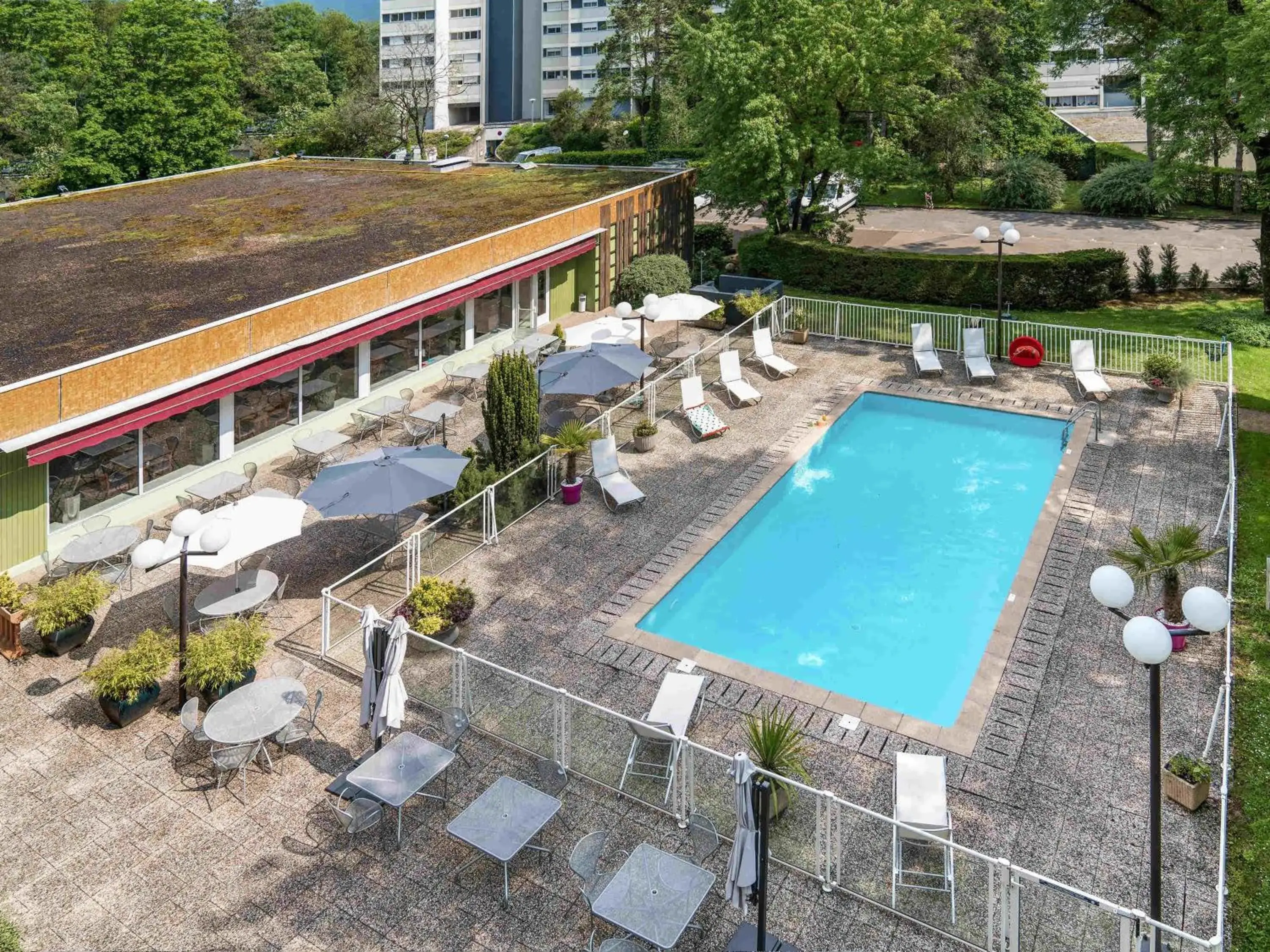 Pool view in ibis Styles Besançon Pool view in ibis Styles Besançon