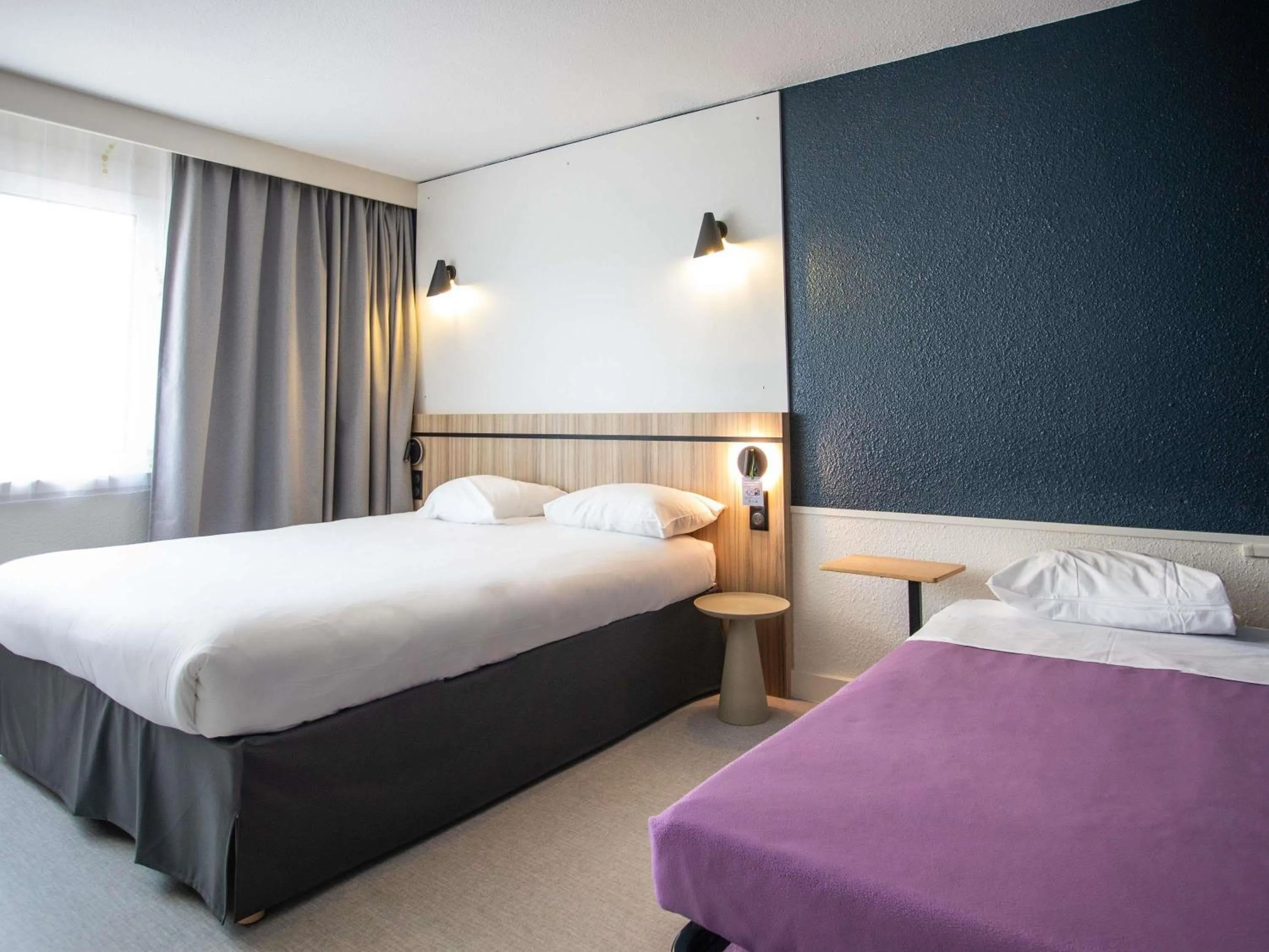 Bedroom, Bed in ibis Styles Besançon