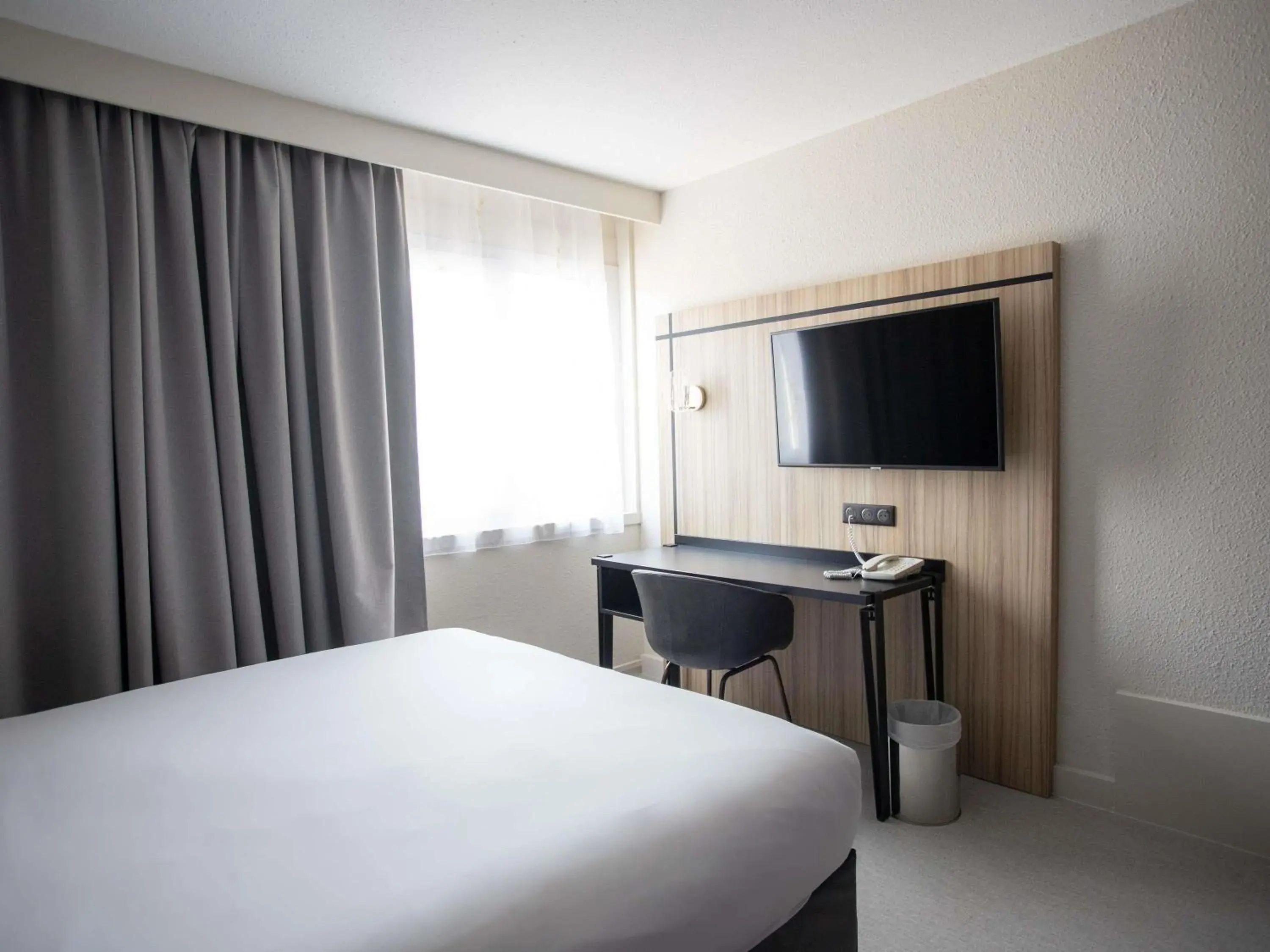 Property building, Bed in ibis Styles Besançon Property building, Bed in ibis Styles Besançon