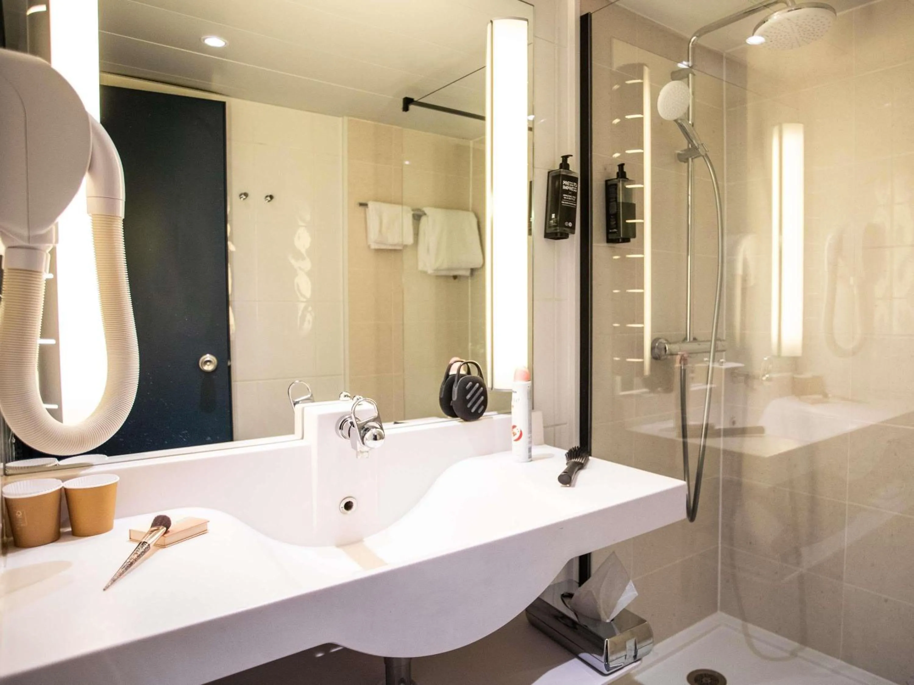 Bedroom in ibis Styles Besançon