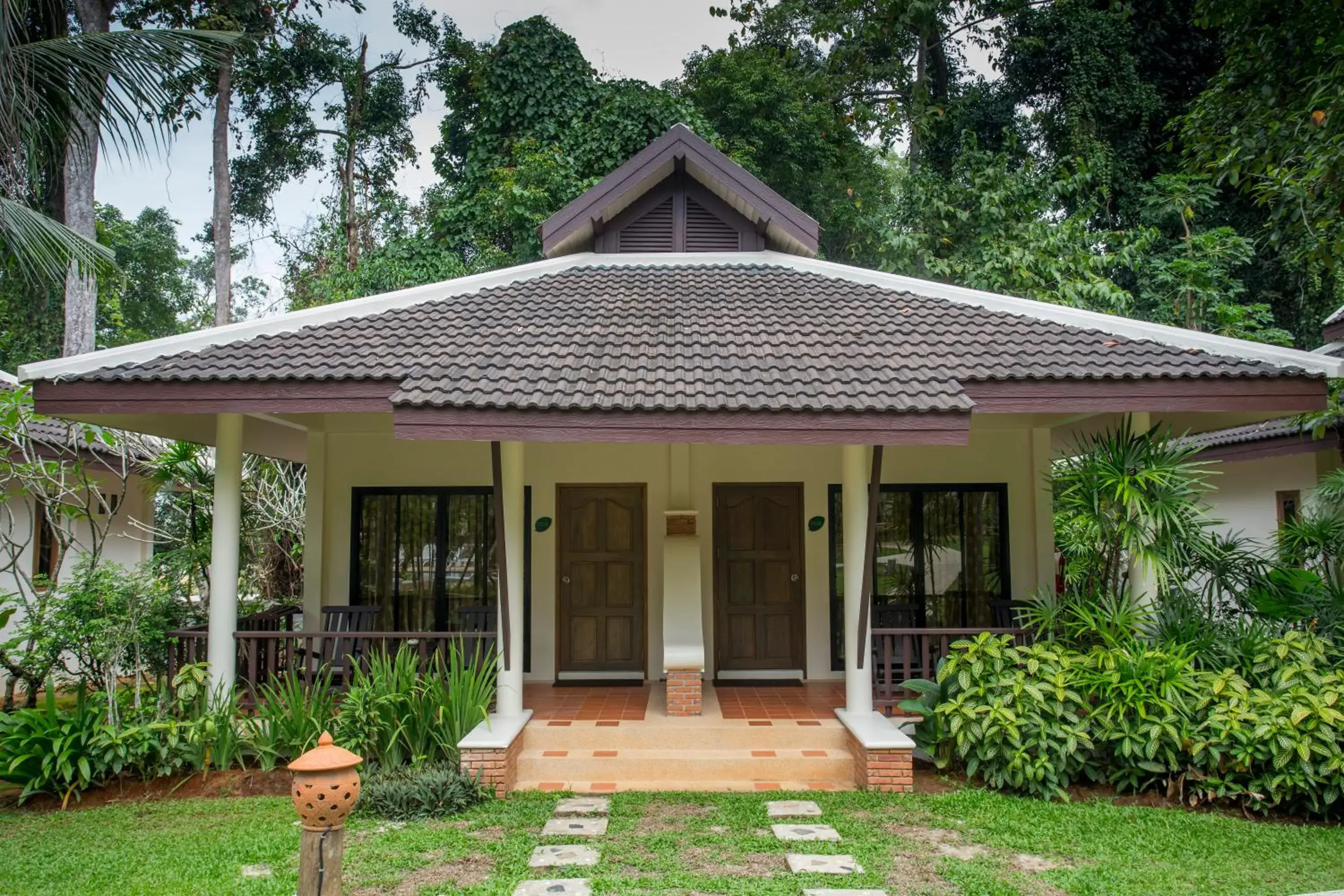 Facade/entrance in The Leaf on The Sands by Katathani - SHA Extra Plus Facade/entrance in The Leaf on The Sands by Katathani - SHA Extra Plus