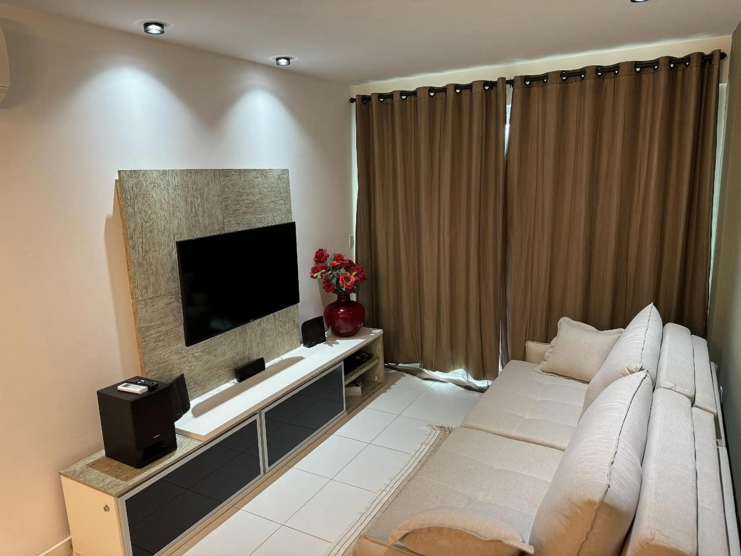 Living room, Bed in hihome - Mandai Flat