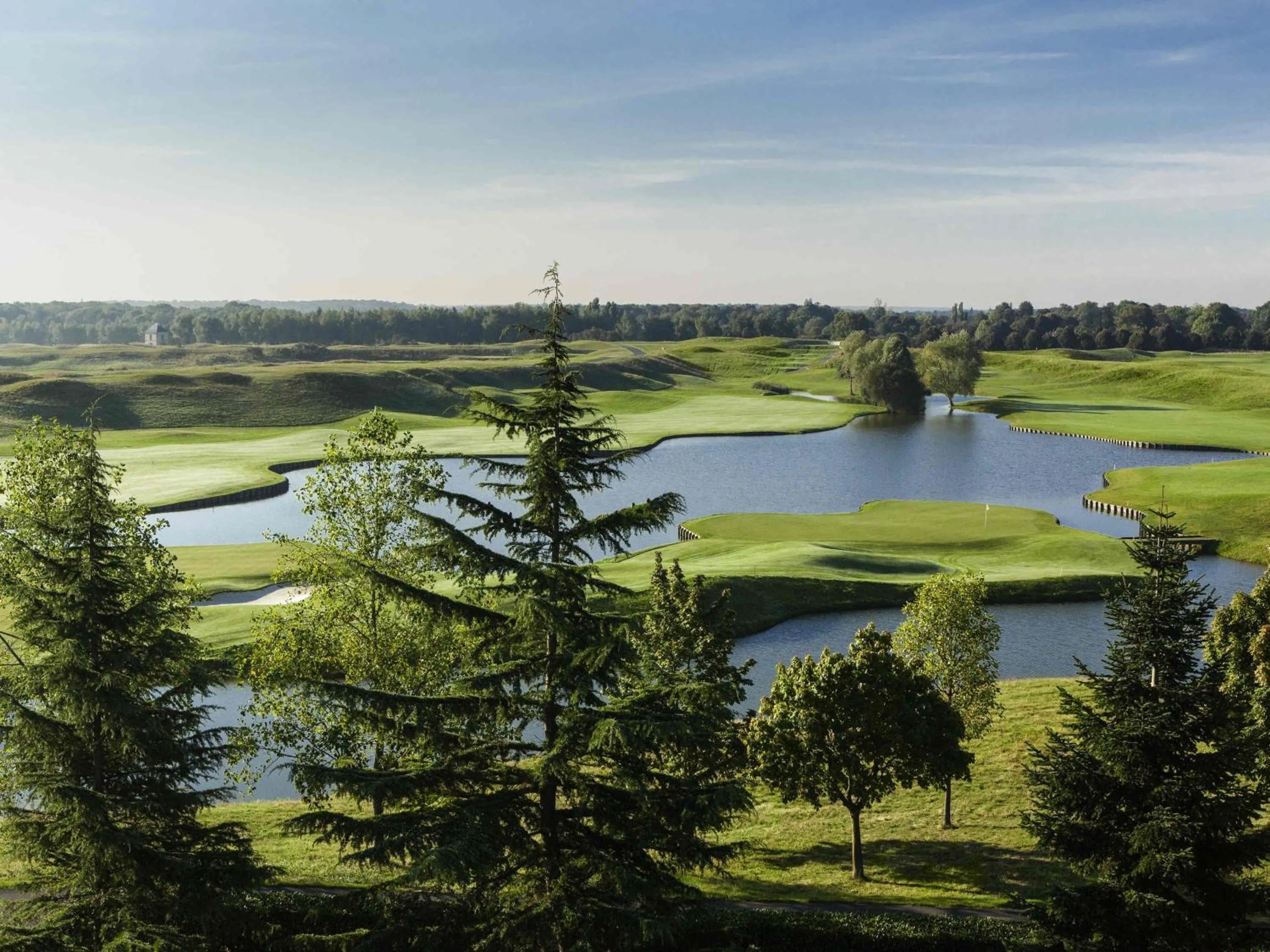 Bedroom in Novotel Saint-Quentin en Yvelines