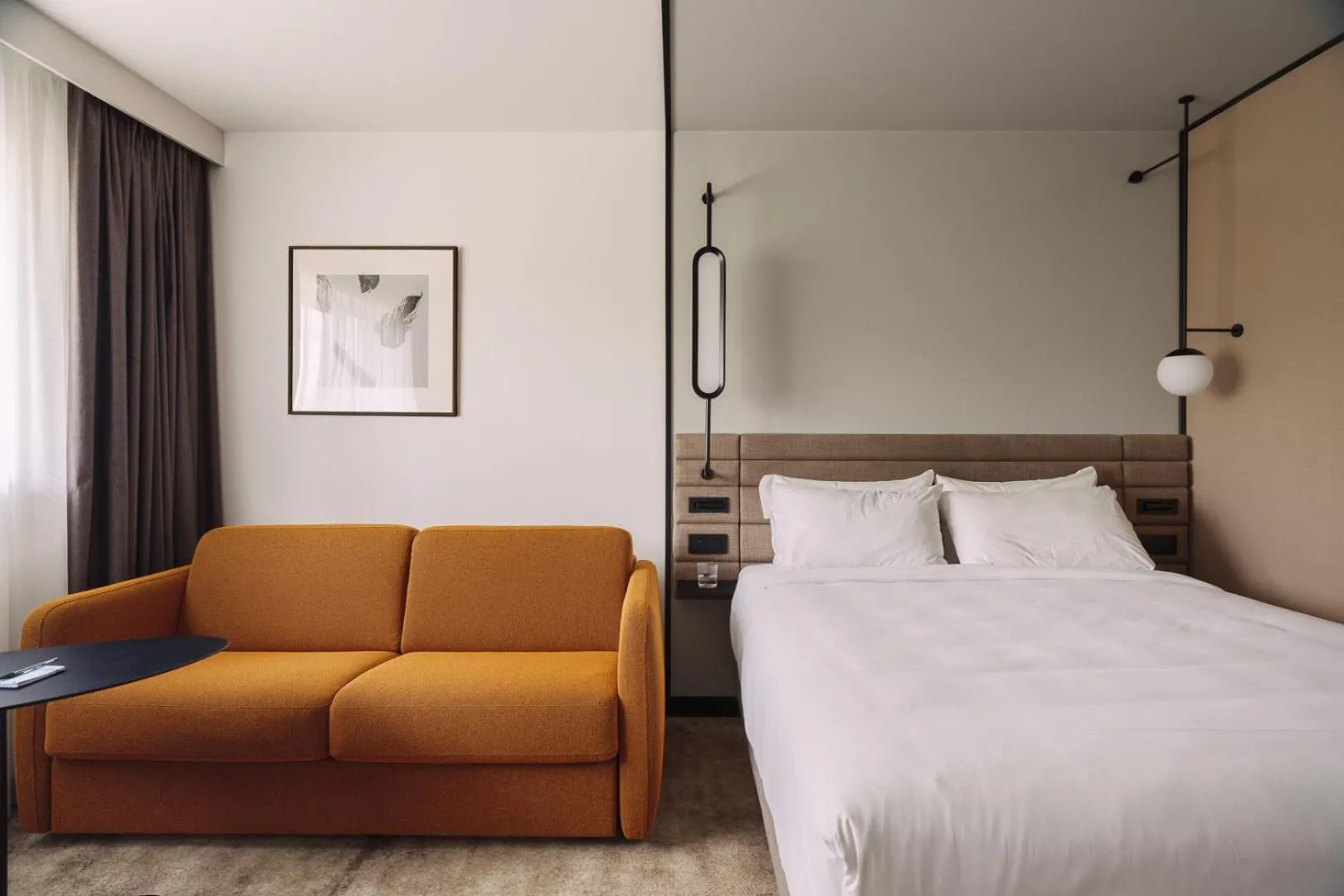 Bedroom, Bed in Novotel Saint-Quentin en Yvelines