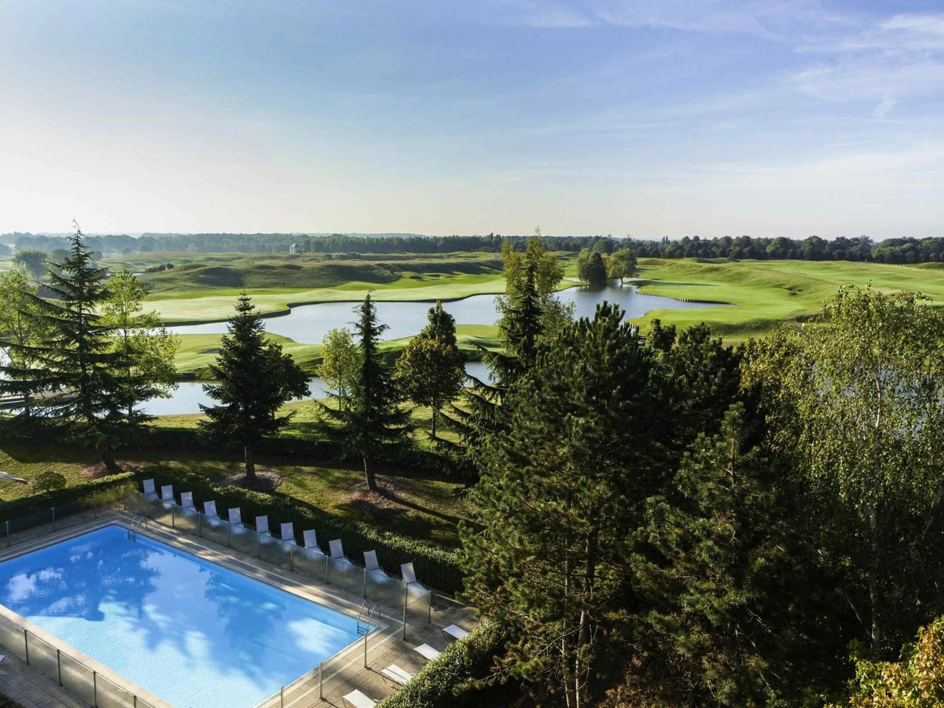 Bedroom in Novotel Saint-Quentin en Yvelines