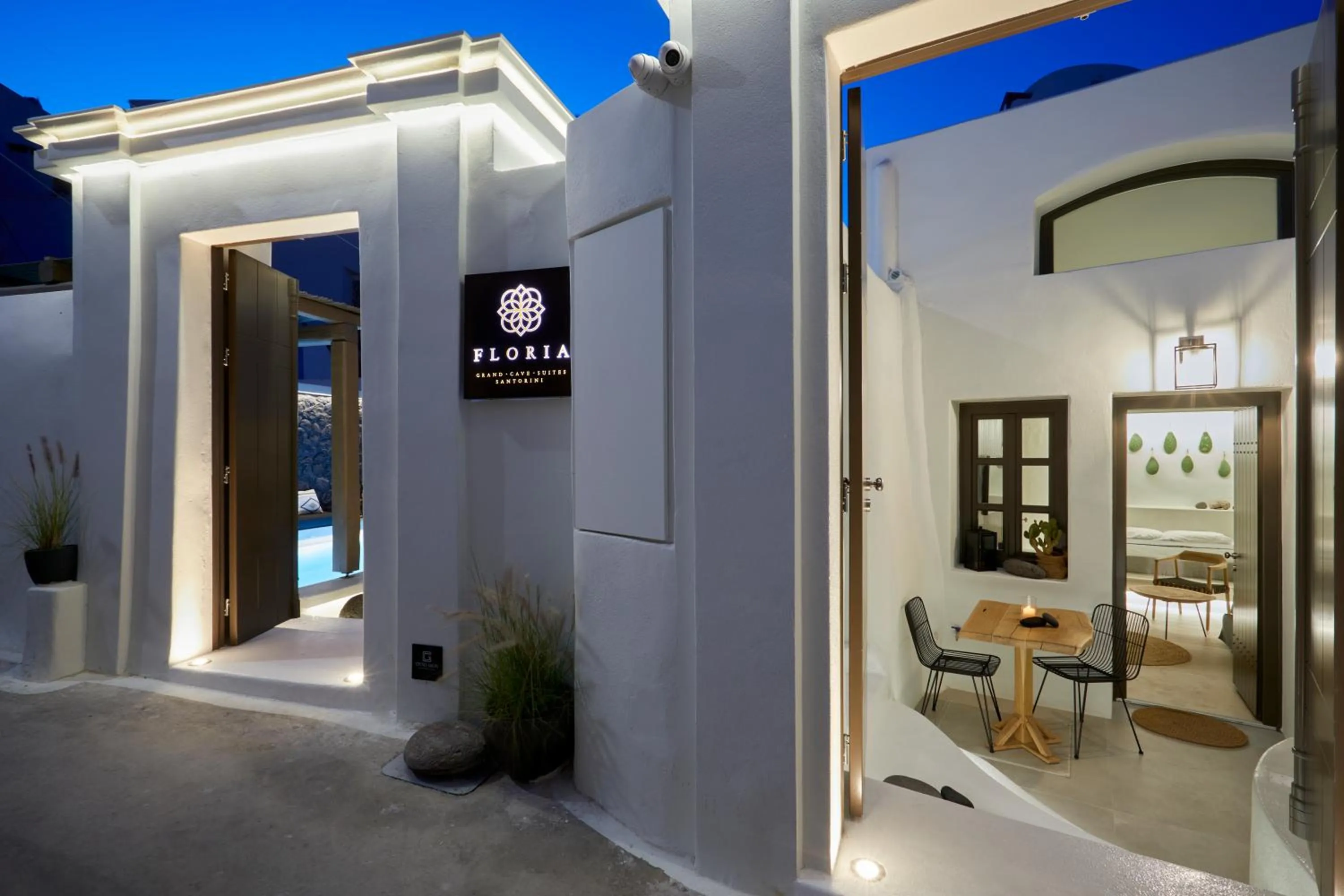 Facade/entrance in Floria Suites