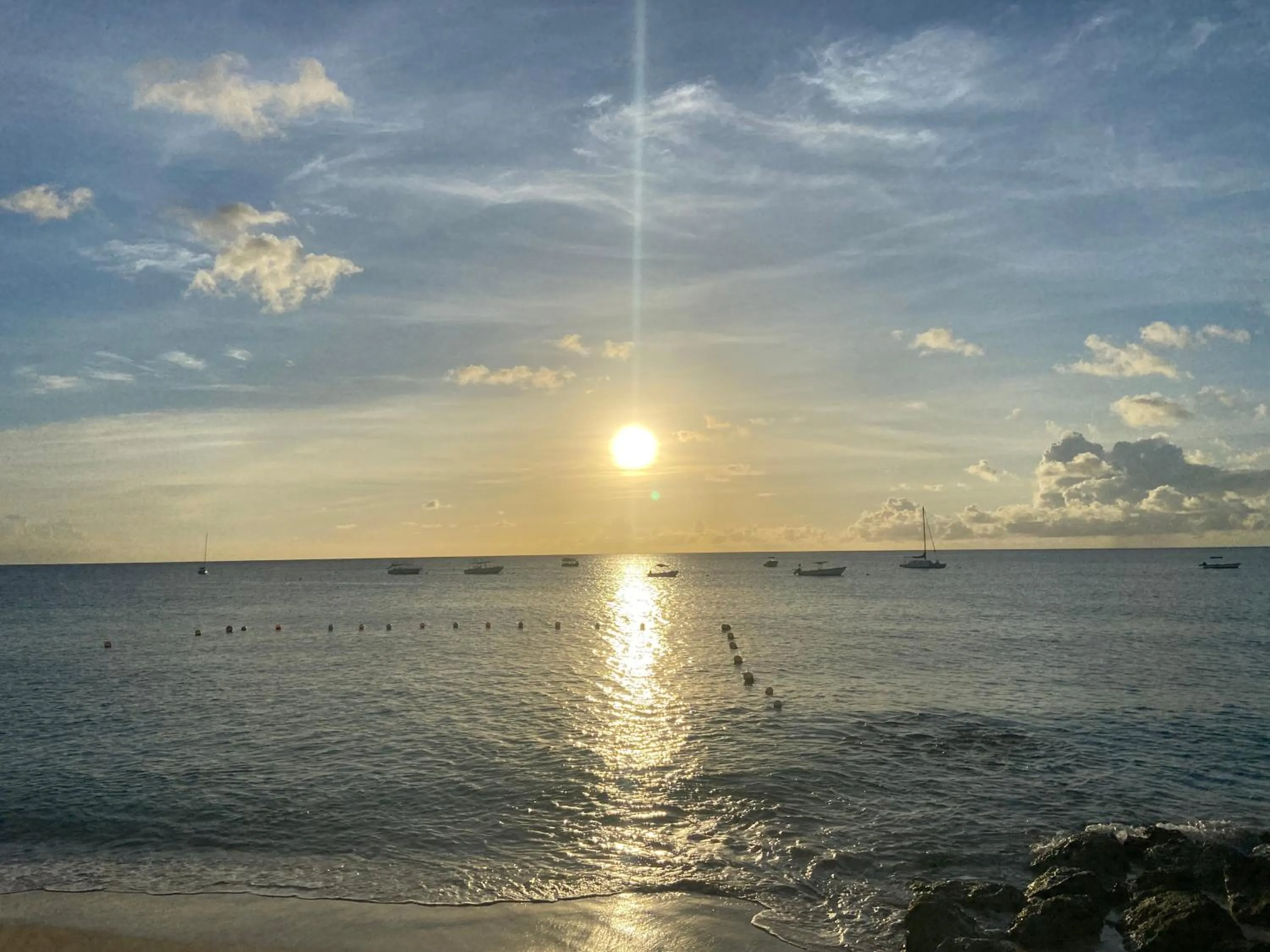 Beach in Tropical Sunset Beach Apartment Hotel