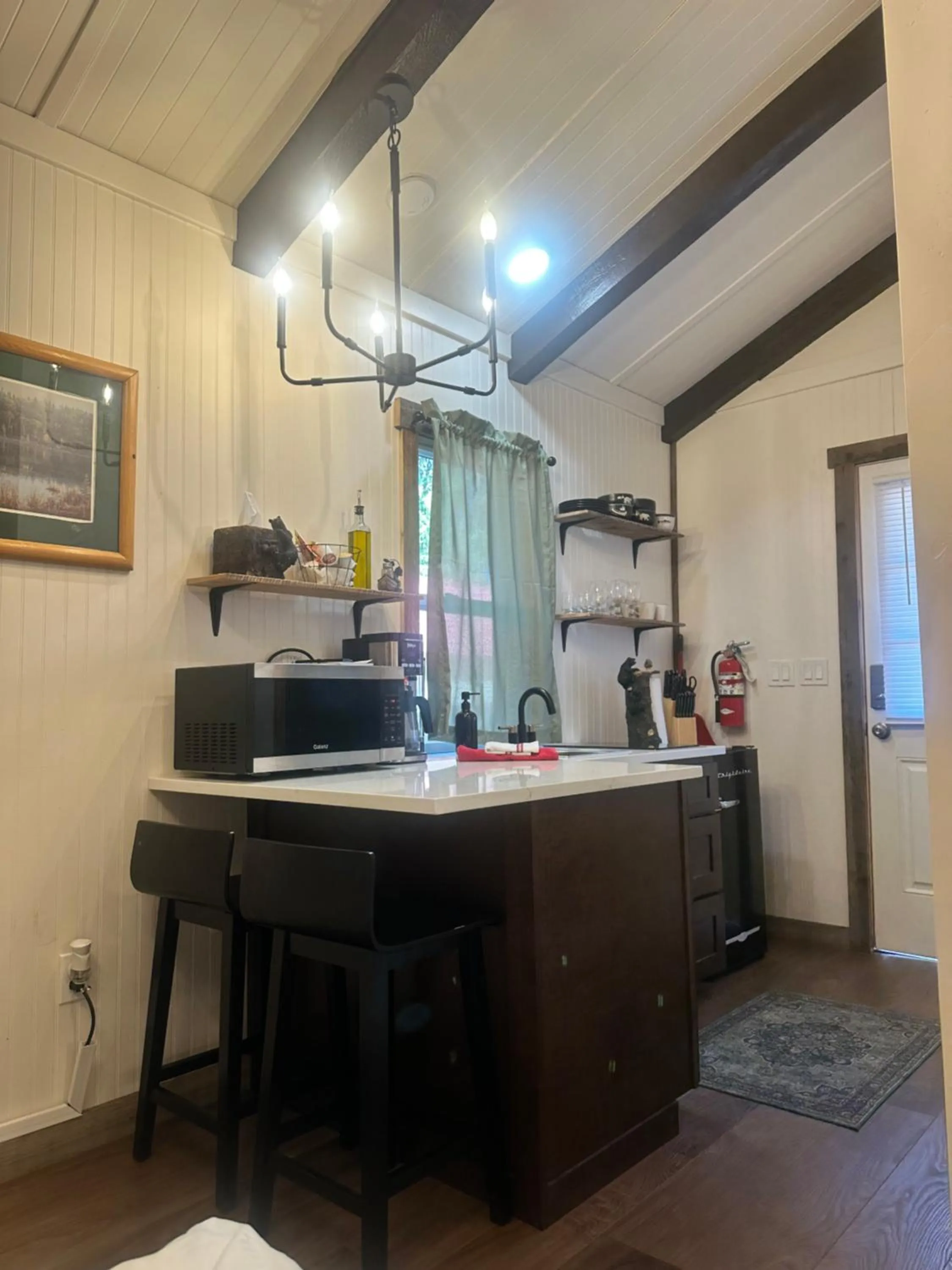 Kitchen or kitchenette in Brundage Bungalows