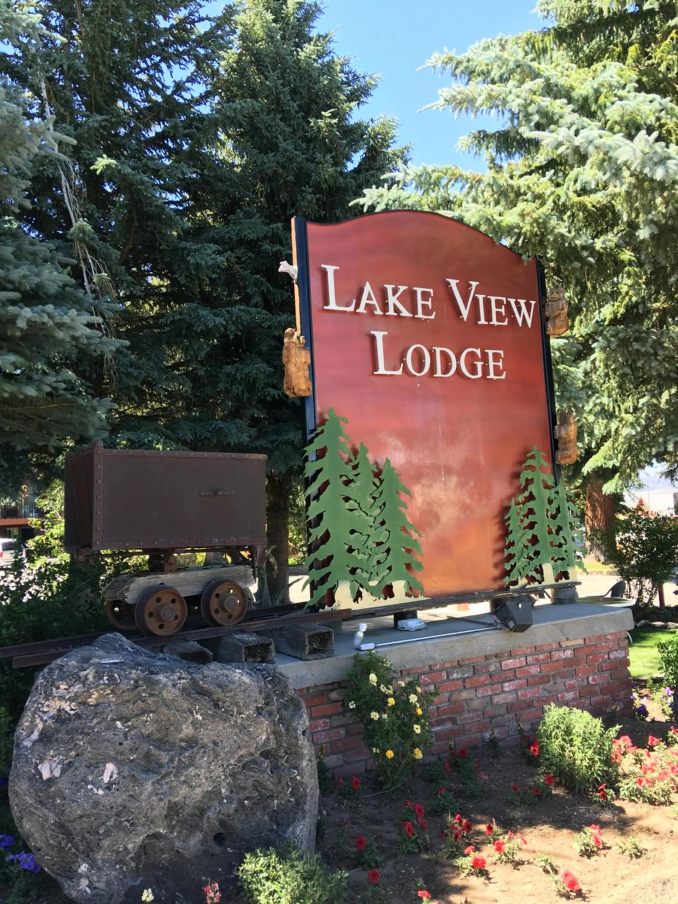 Lake View Lodge