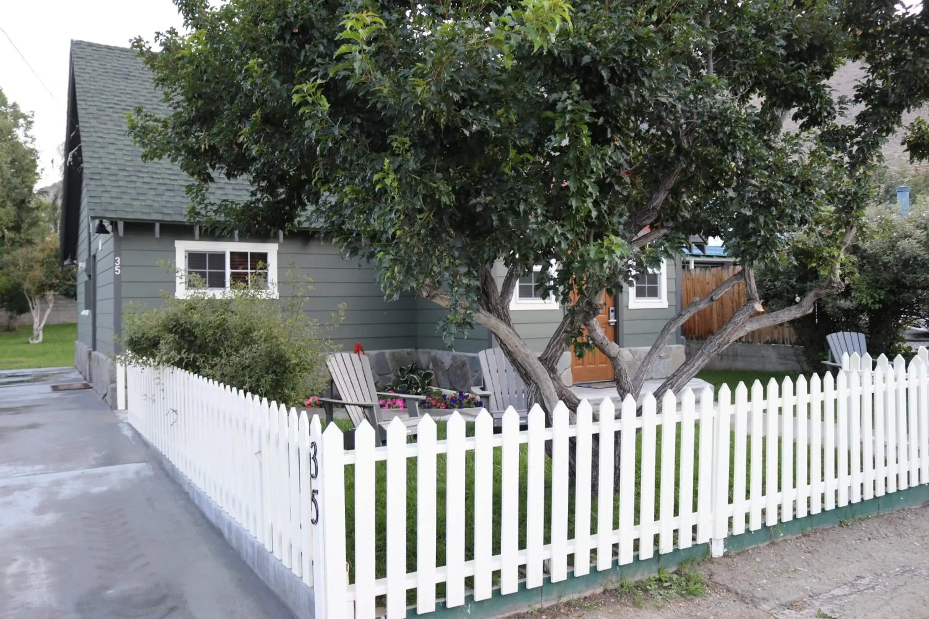 Property building in Lake View Lodge Property building in Lake View Lodge
