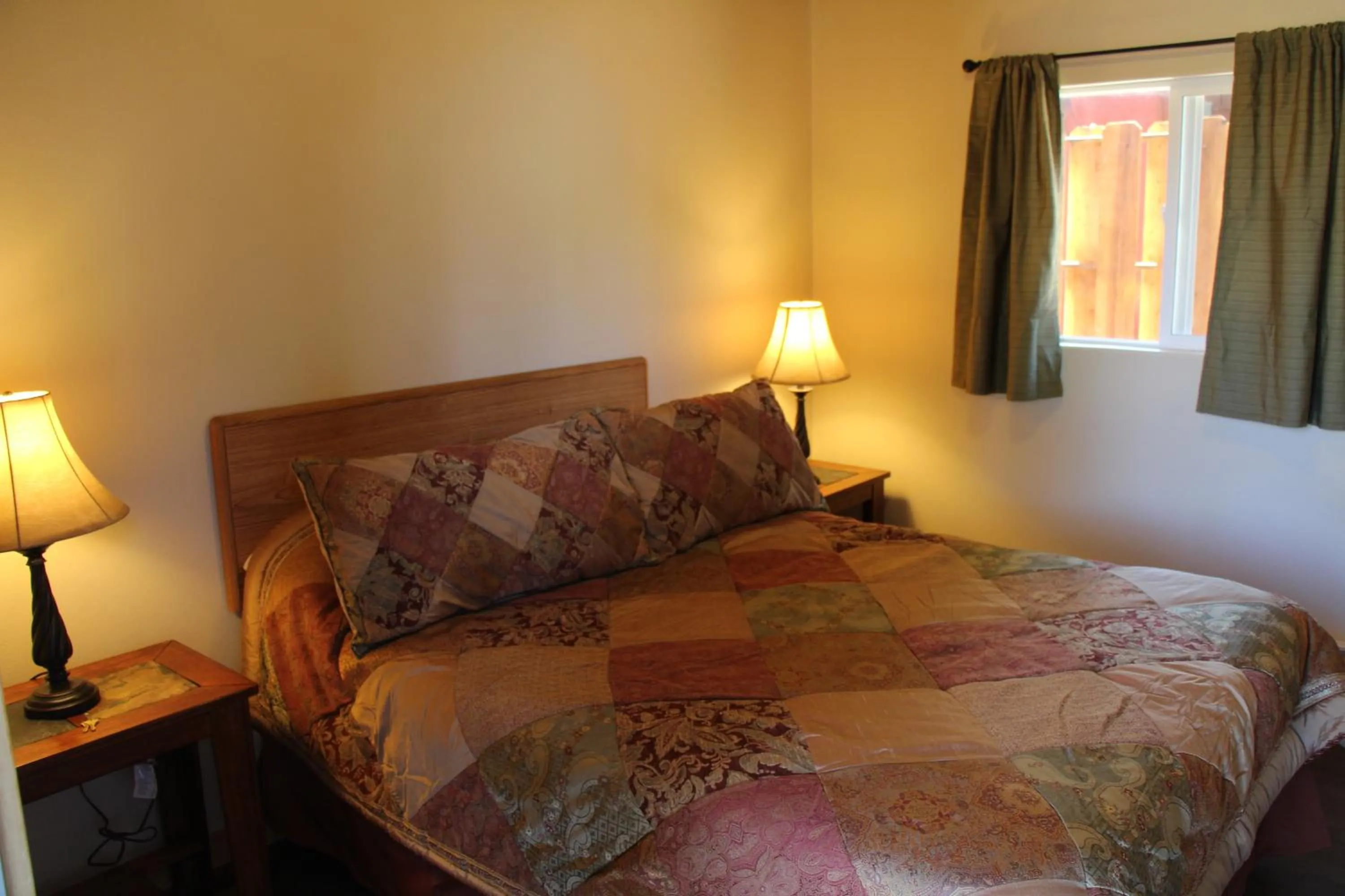 Bed in Lake View Lodge