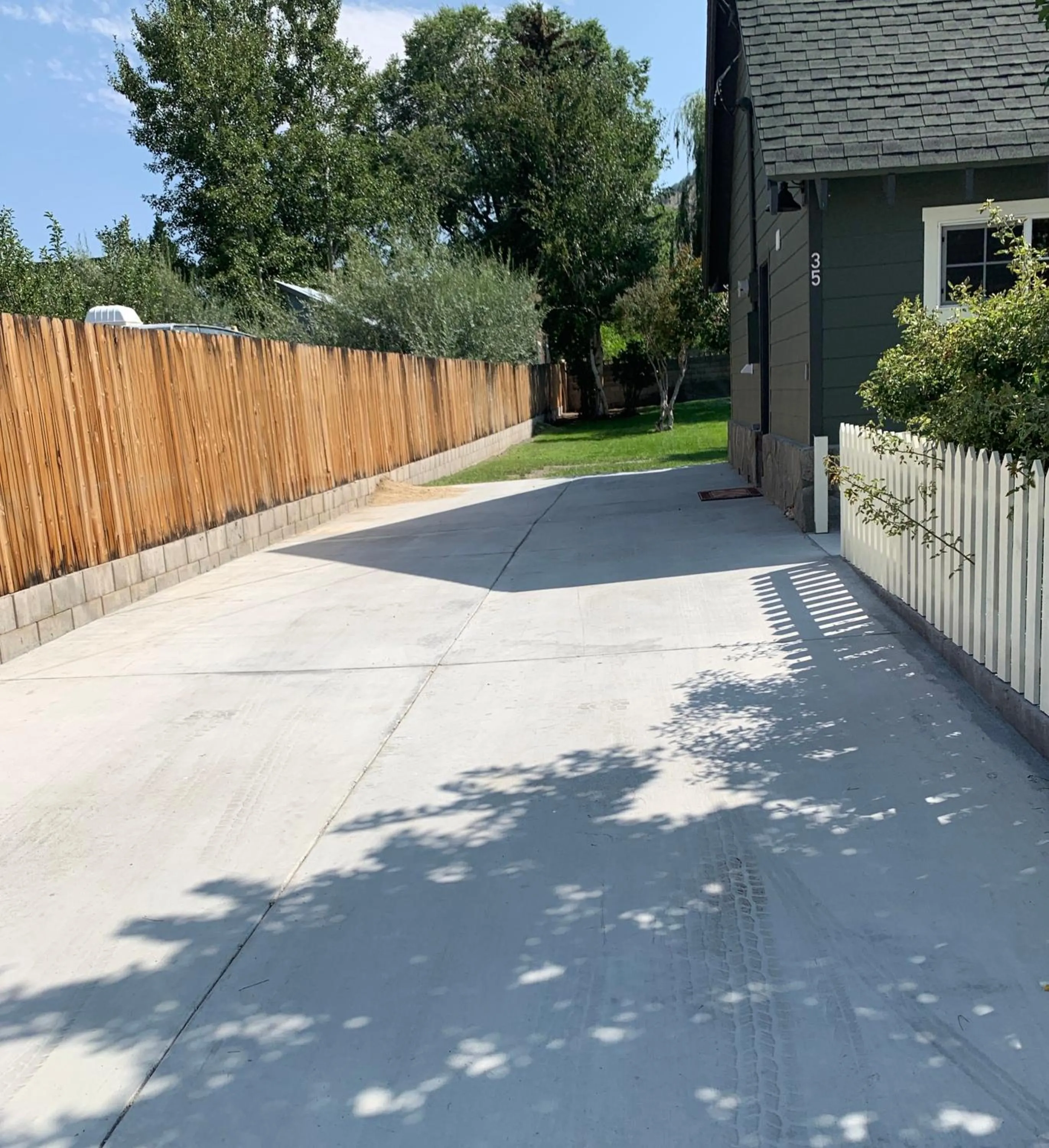 Street view in Lake View Lodge