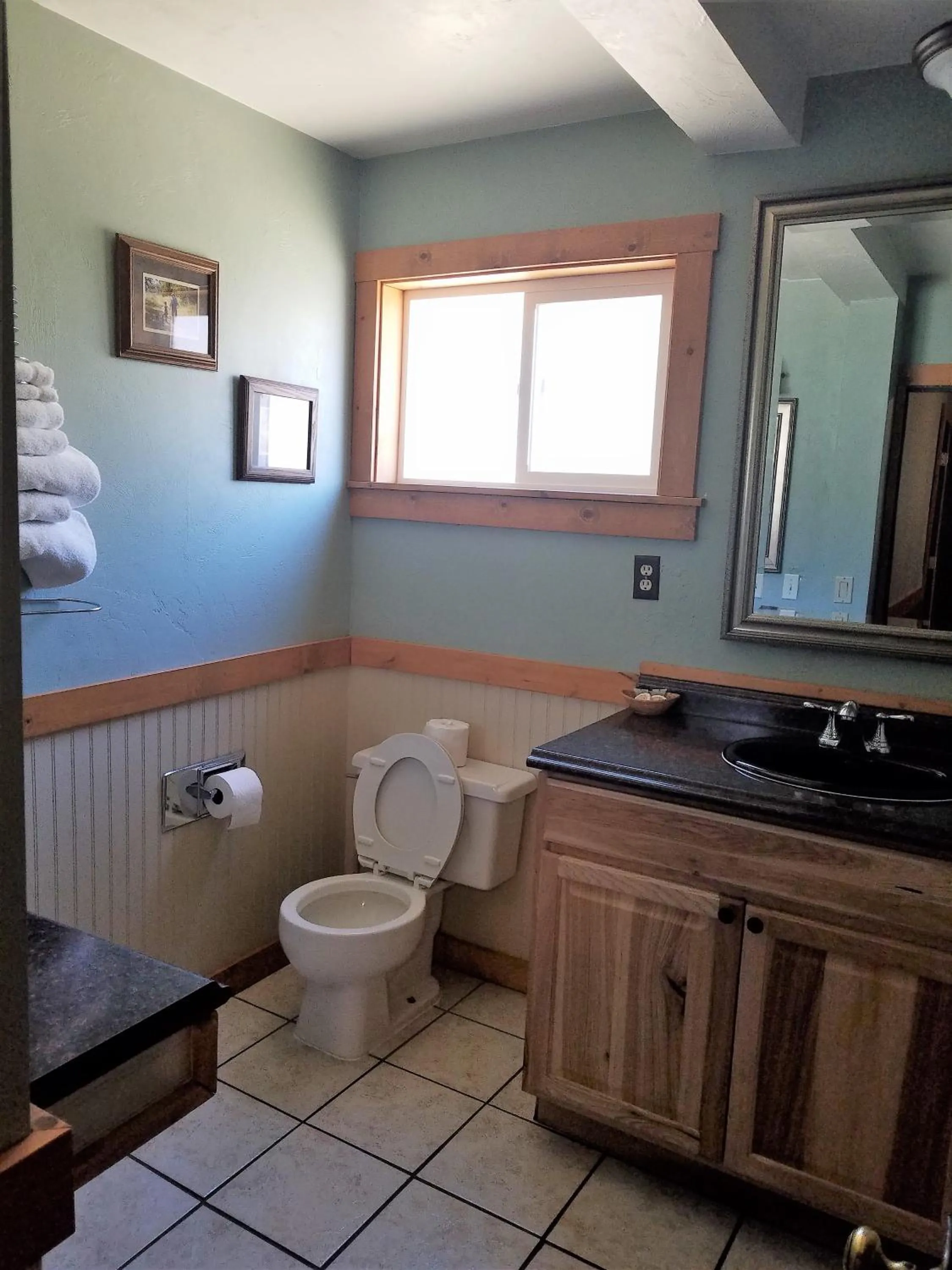 Toilet in Lake View Lodge