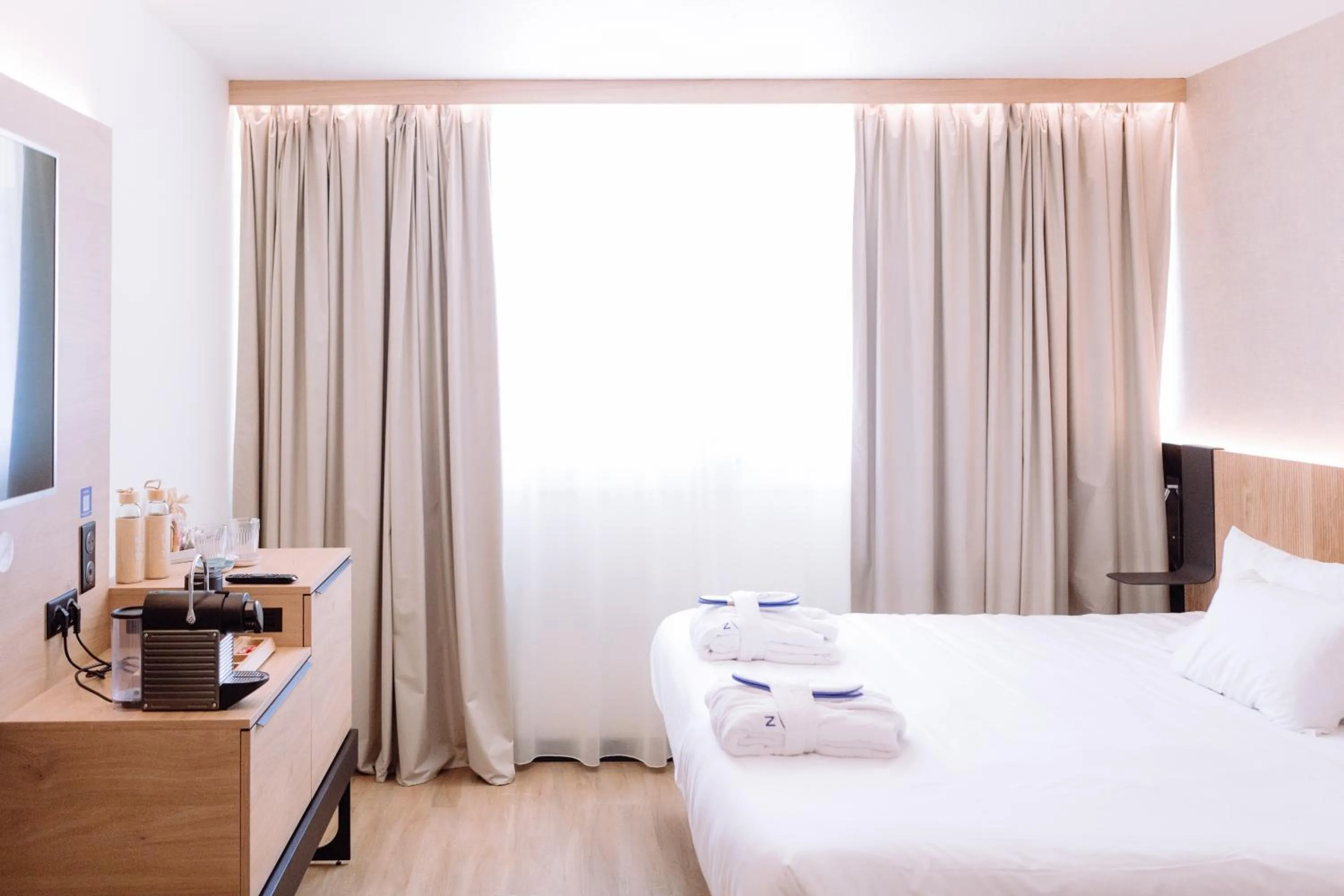 TV and multimedia, Bed in Novotel Montpellier