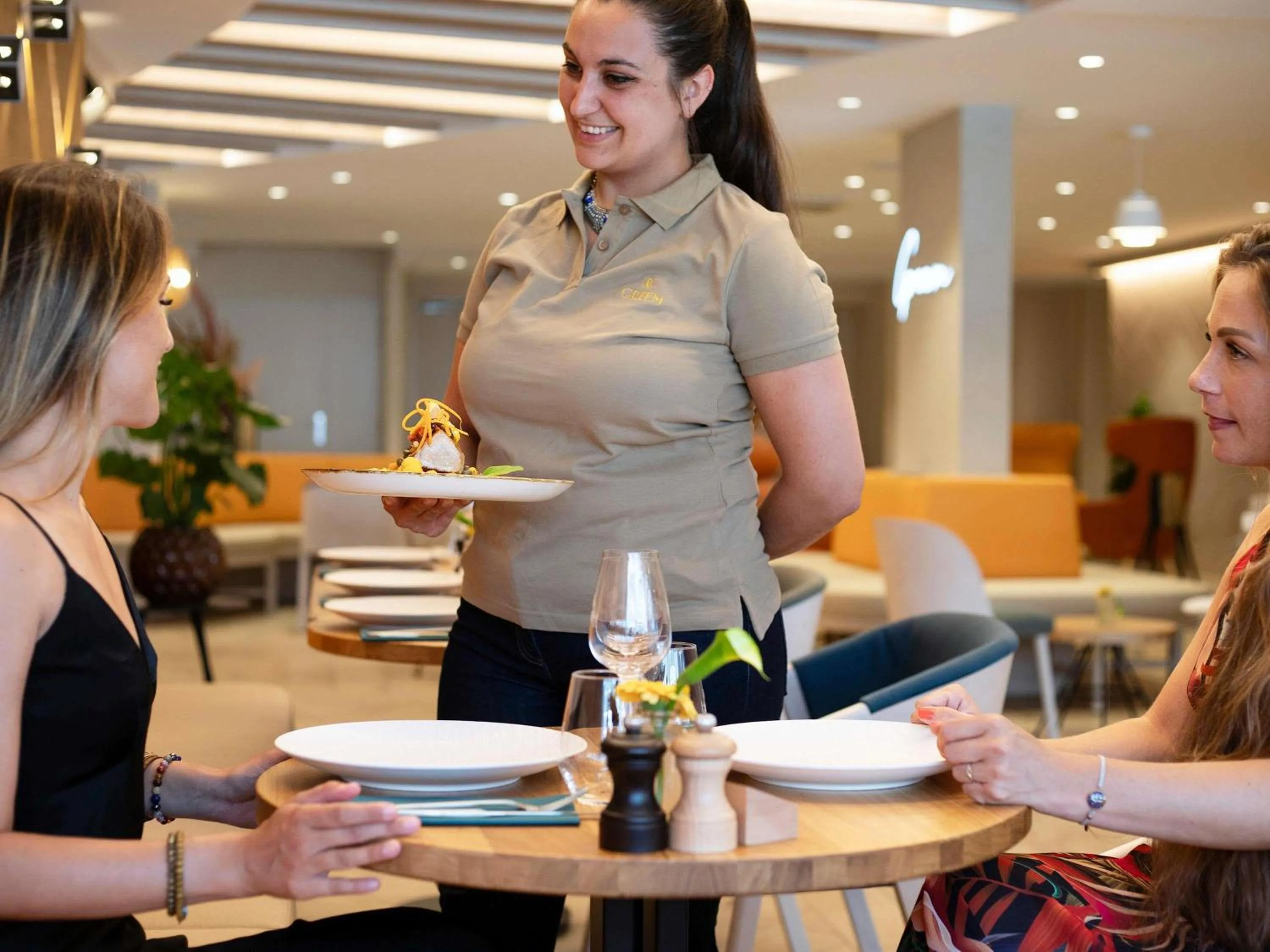 Restaurant/places to eat in Novotel Montpellier