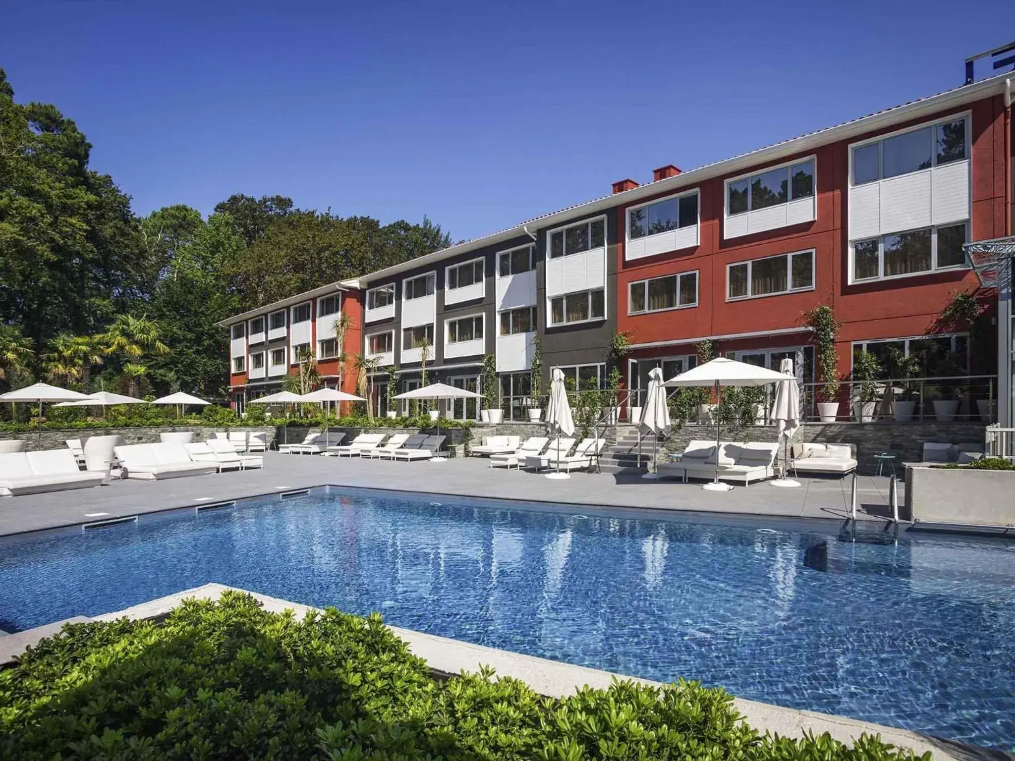 Pool view in Novotel Resort & Spa Biarritz Anglet Pool view in Novotel Resort & Spa Biarritz Anglet