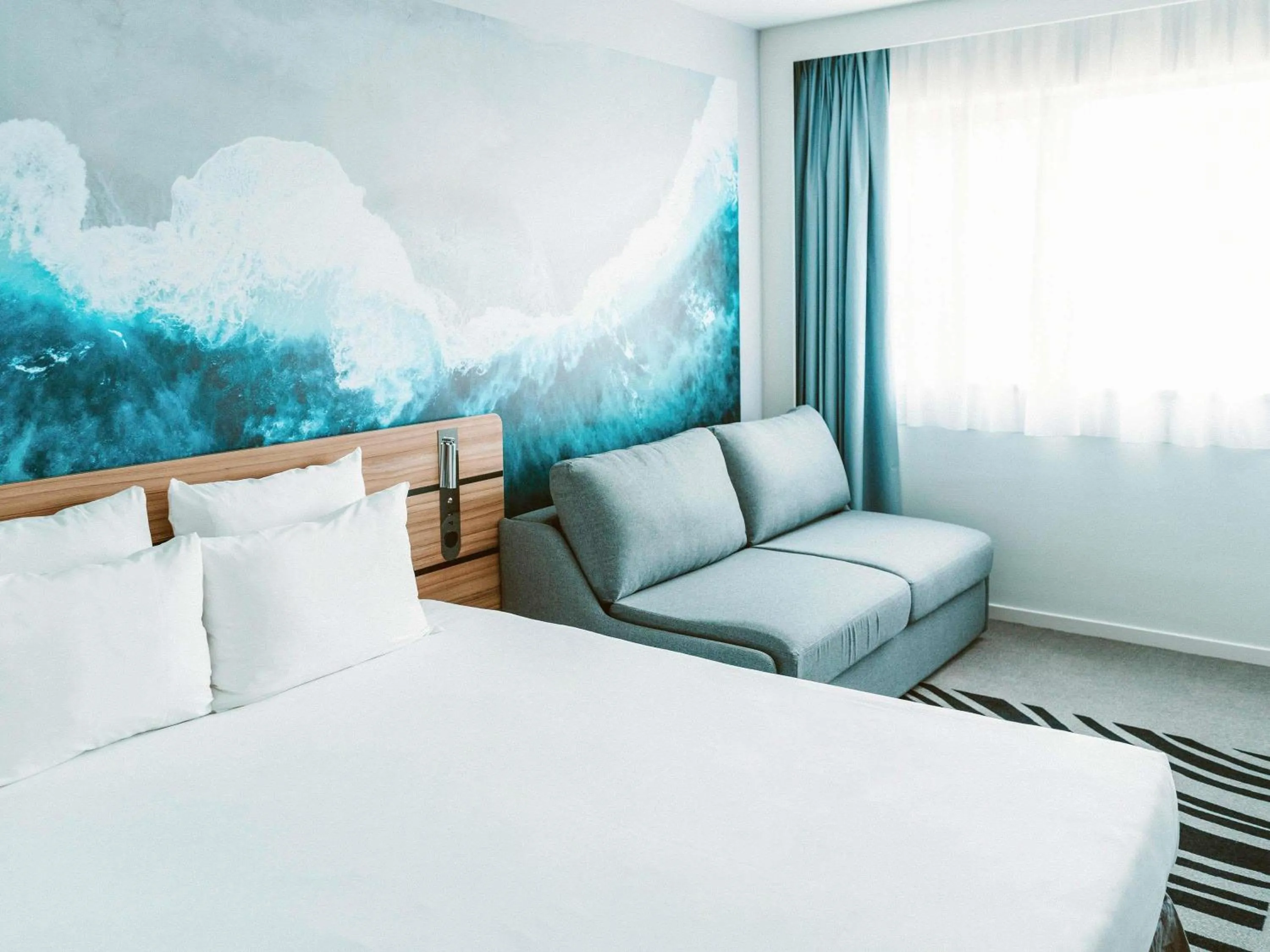 Bedroom, Bed in Novotel Resort & Spa Biarritz Anglet