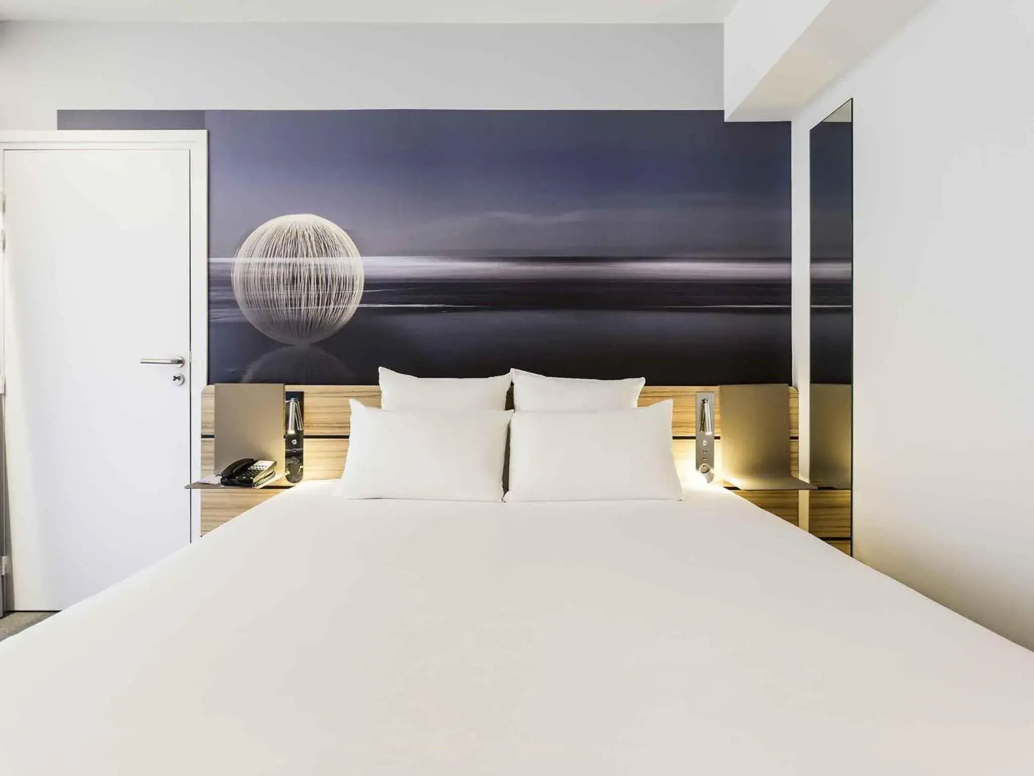 Bedroom, Bed in Novotel Resort & Spa Biarritz Anglet Bedroom, Bed in Novotel Resort & Spa Biarritz Anglet