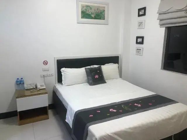 Bed in Linh Anh Hotel Bed in Linh Anh Hotel