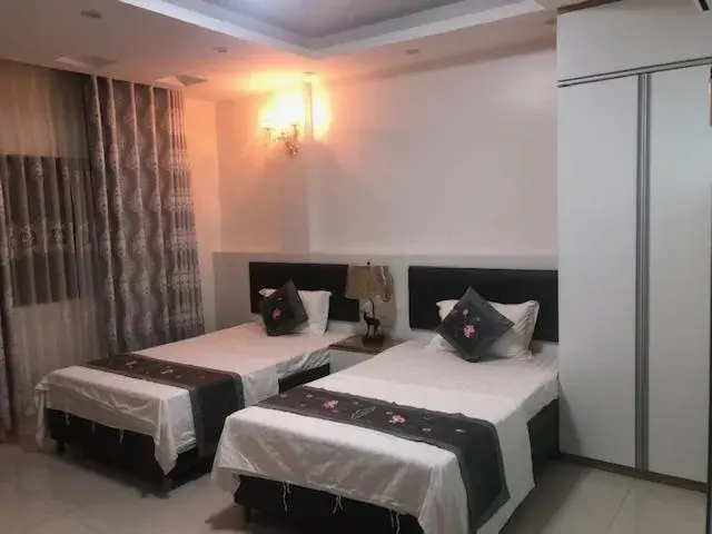 Bedroom, Bed in Linh Anh Hotel Bedroom, Bed in Linh Anh Hotel