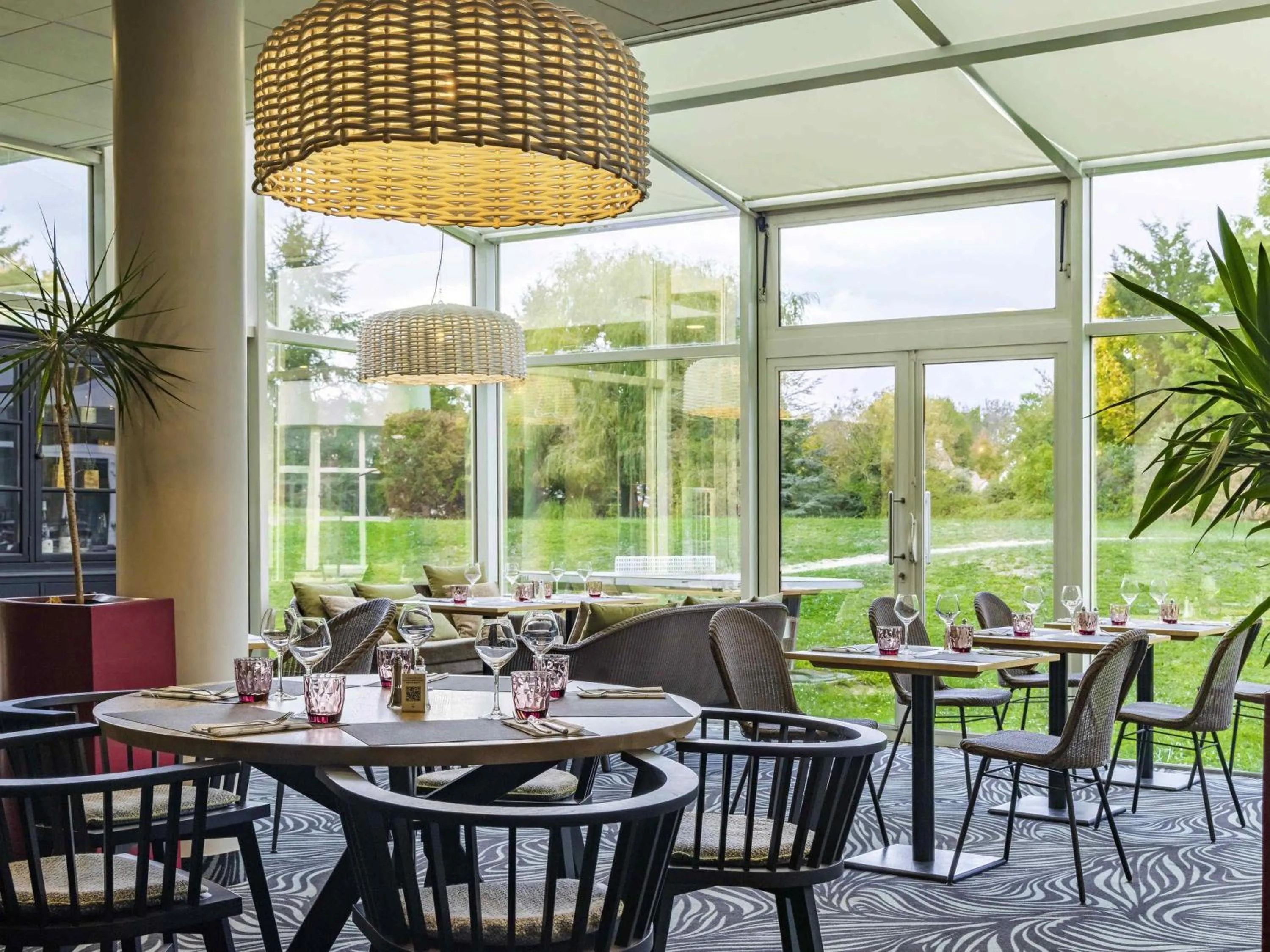 Restaurant/places to eat in Novotel Senart Golf De Greenparc