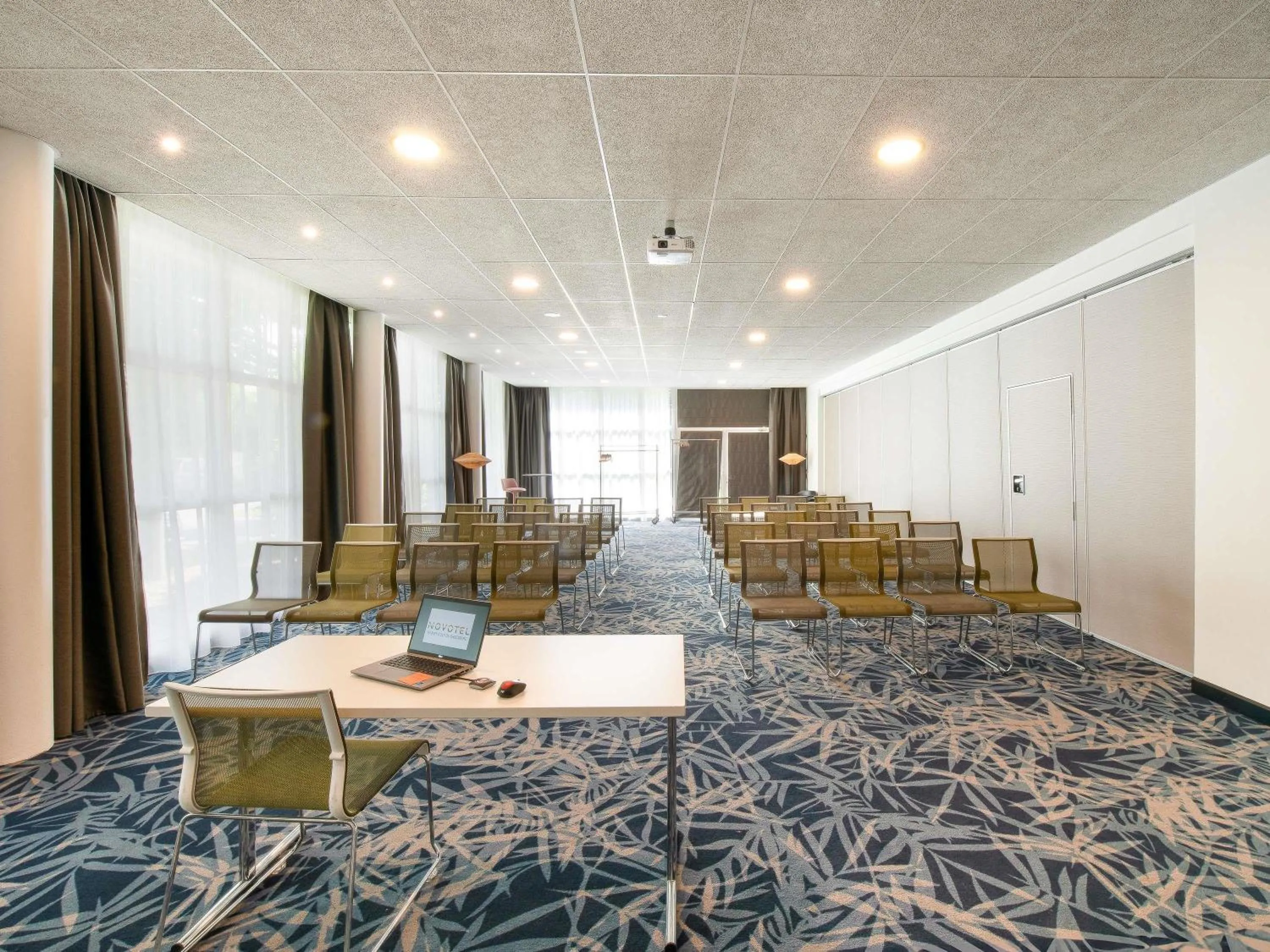 Meeting/conference room in Novotel Senart Golf De Greenparc