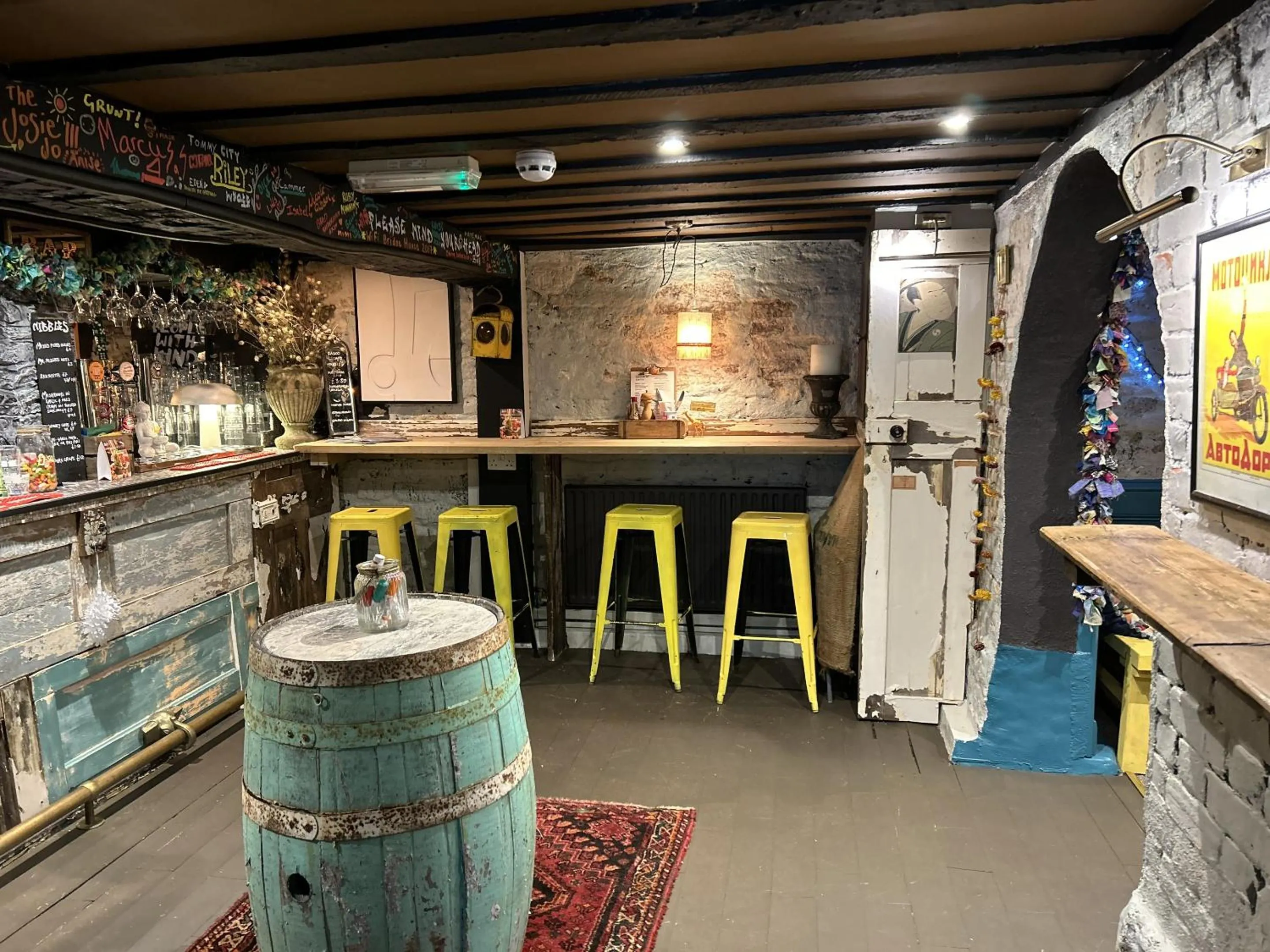 Lounge or bar in The Bridge House