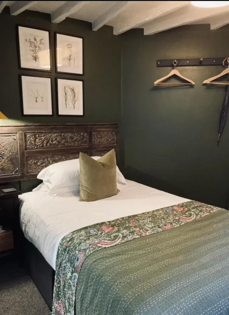 Single Room in The Bridge House Single Room in The Bridge House